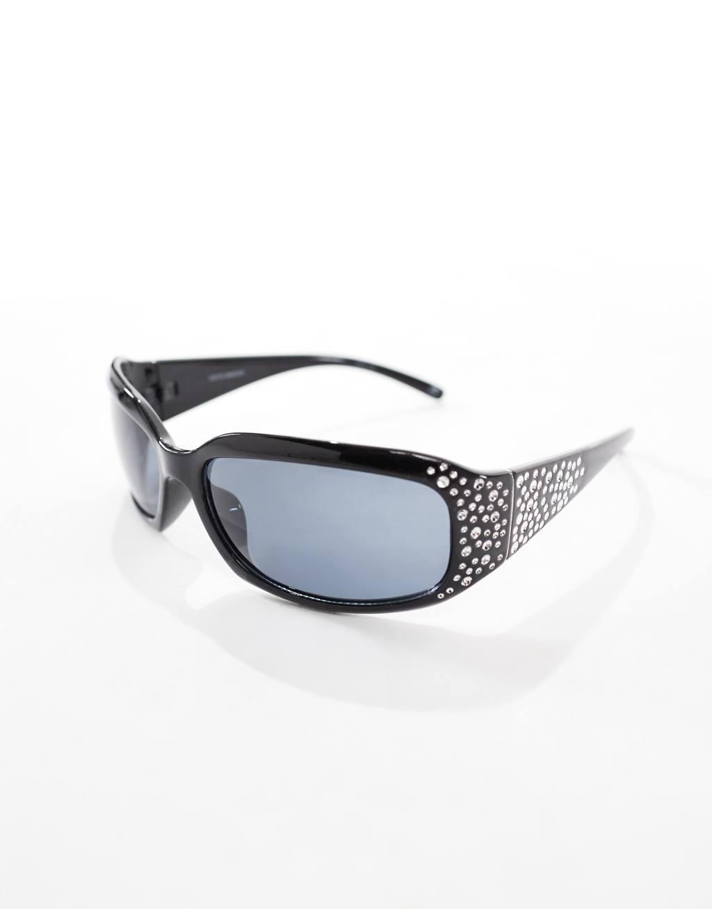 AIRE vesta diamante sunglasses in black Product Image