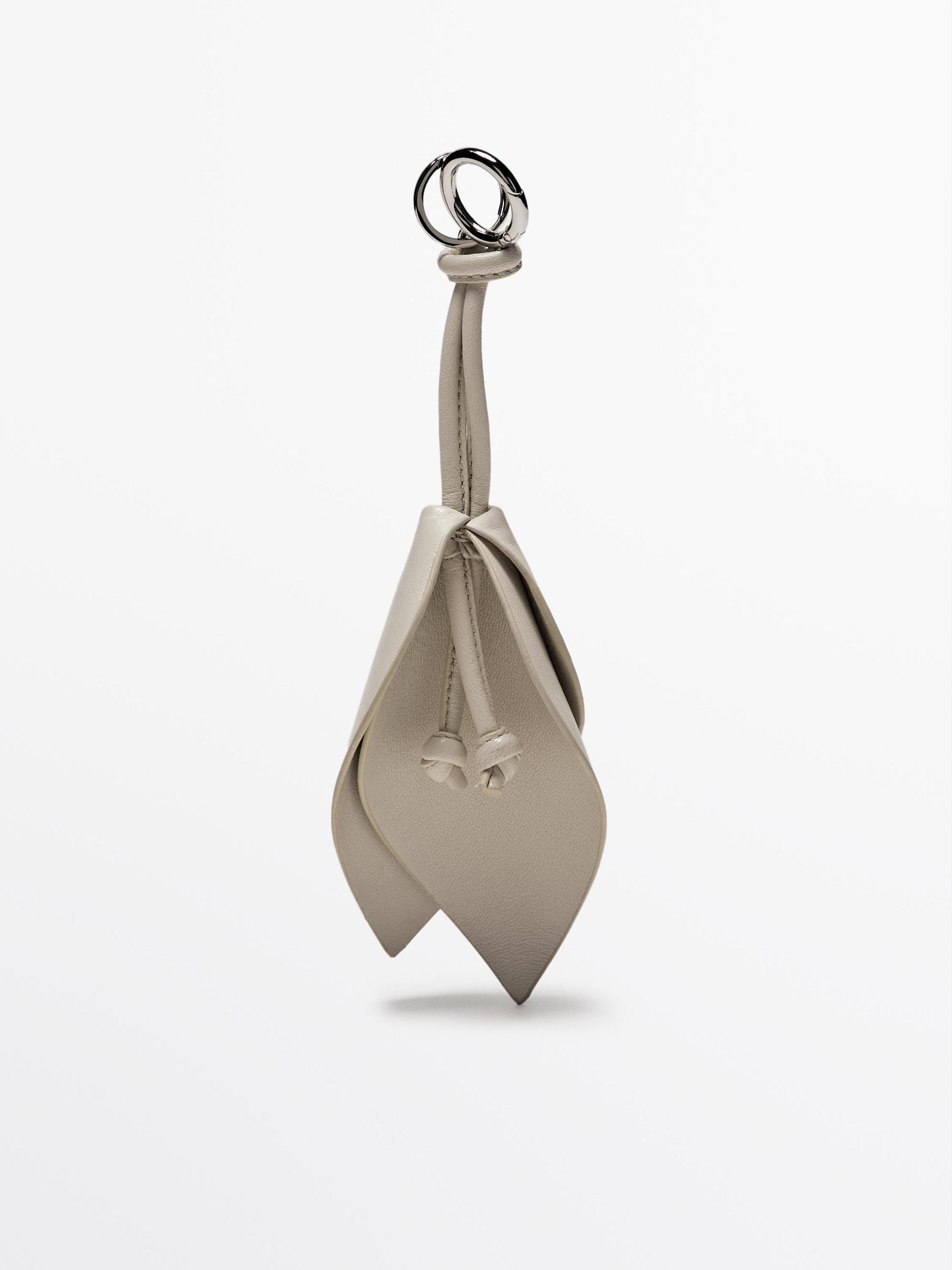 Nappa leather flower keyring Product Image