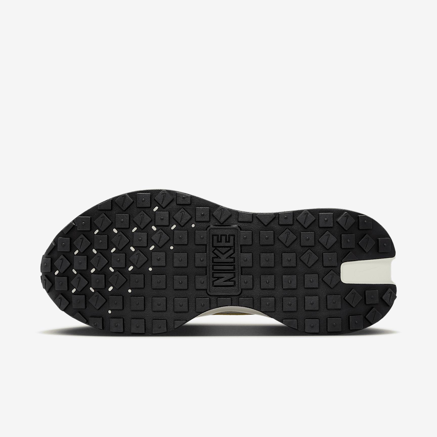 Nike Women's Phoenix Waffle Shoes Product Image