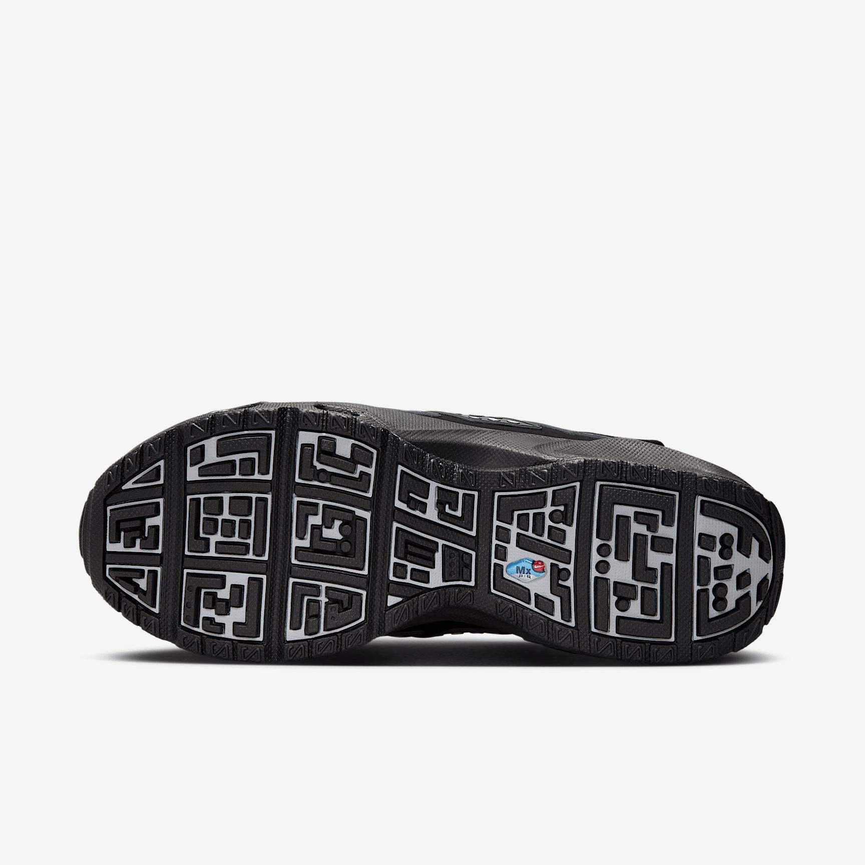 Nike Women's Air Max SNDR Shoes Product Image