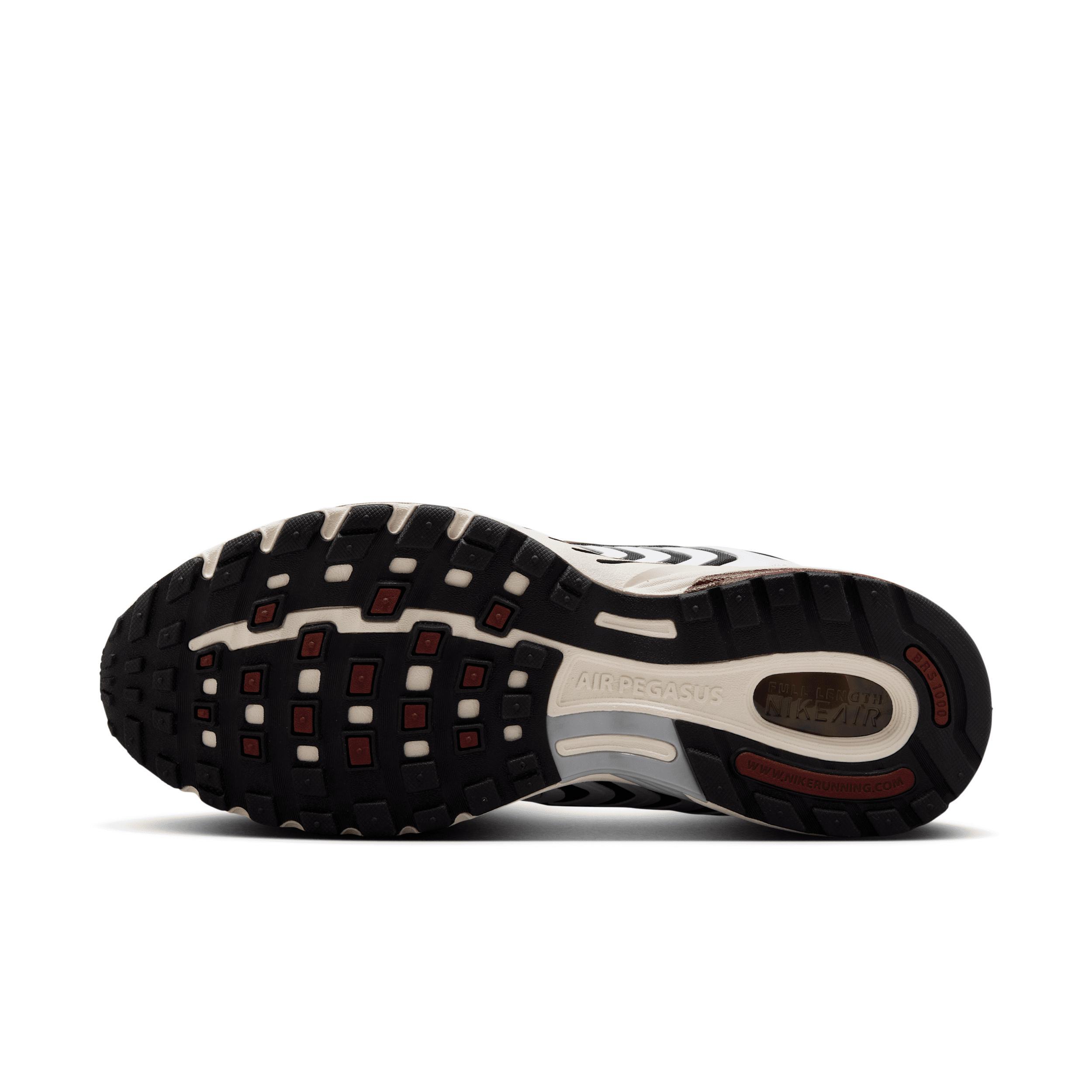 Nike Men's Air Pegasus 2005 Shoes Product Image
