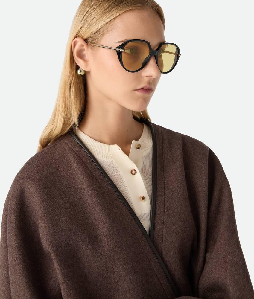 Drop Squared Sunglasses in Black/yellow Product Image