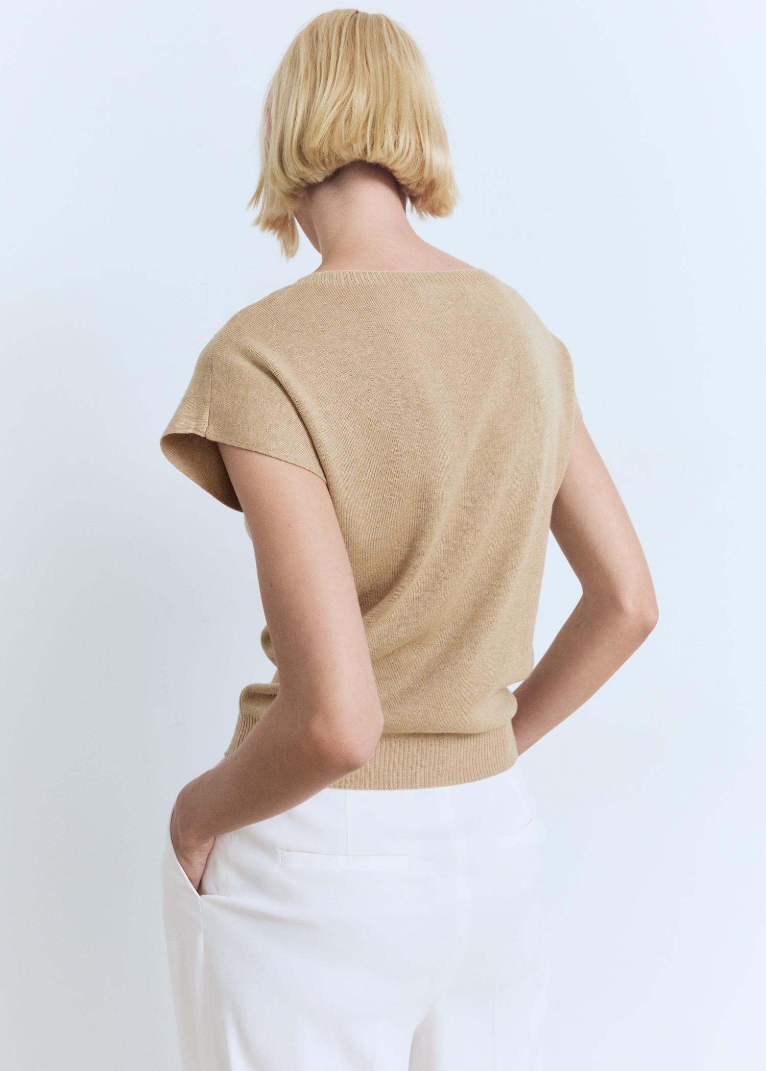 Short-sleeved fine-knit sweater - Women | MANGO USA Product Image