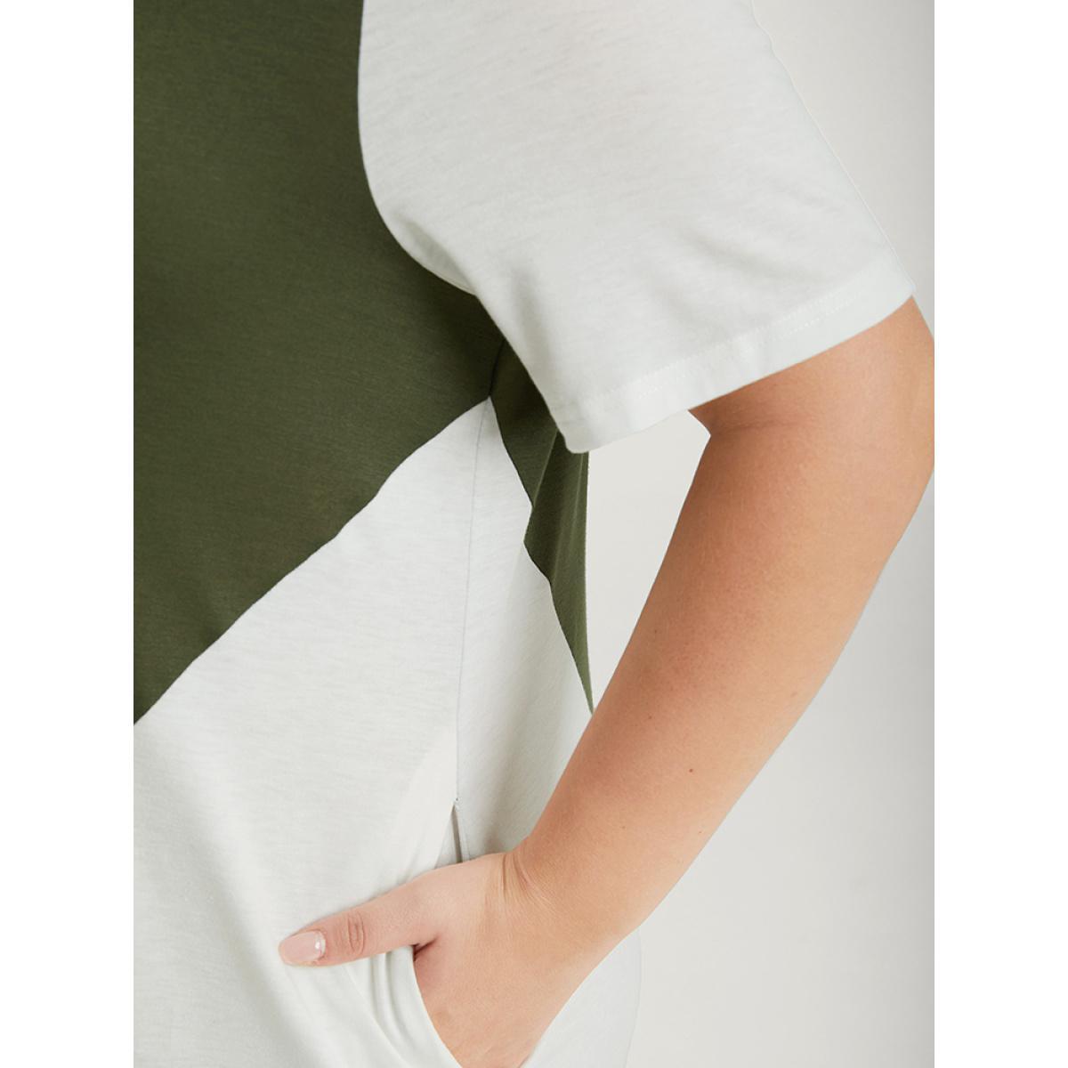 Plus Size Supersoft Essentials Colorblock Pocket Contrast Midi Dress Multicolor Women Casual Contrast Round Neck Short sleeve Curvy Midi Dress BloomChic 18-20/2X Product Image