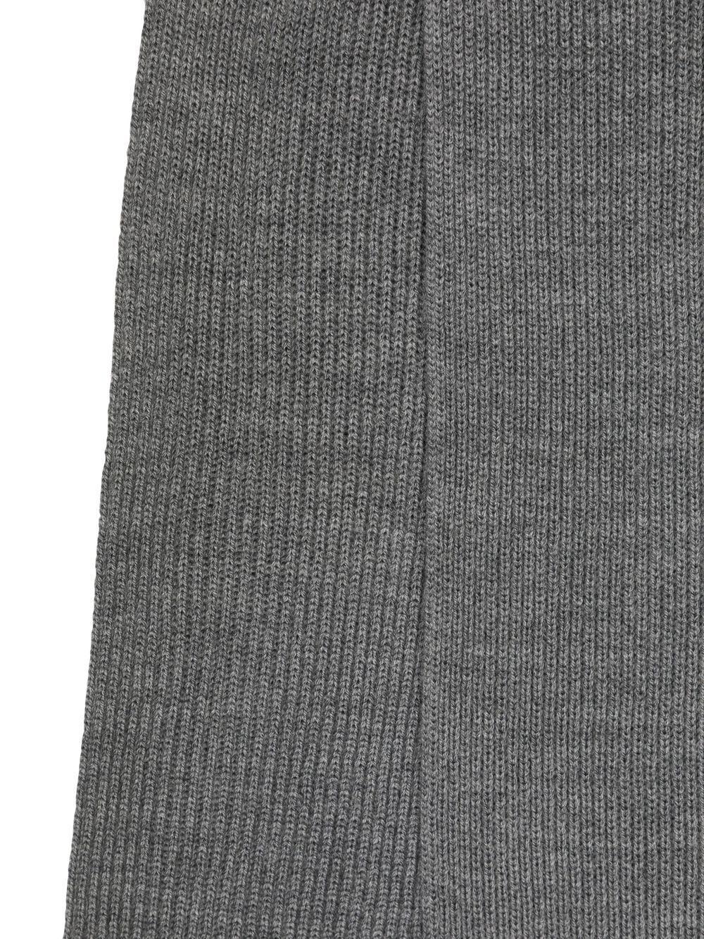 embroidered-logo ribbed-knit scarf  Product Image