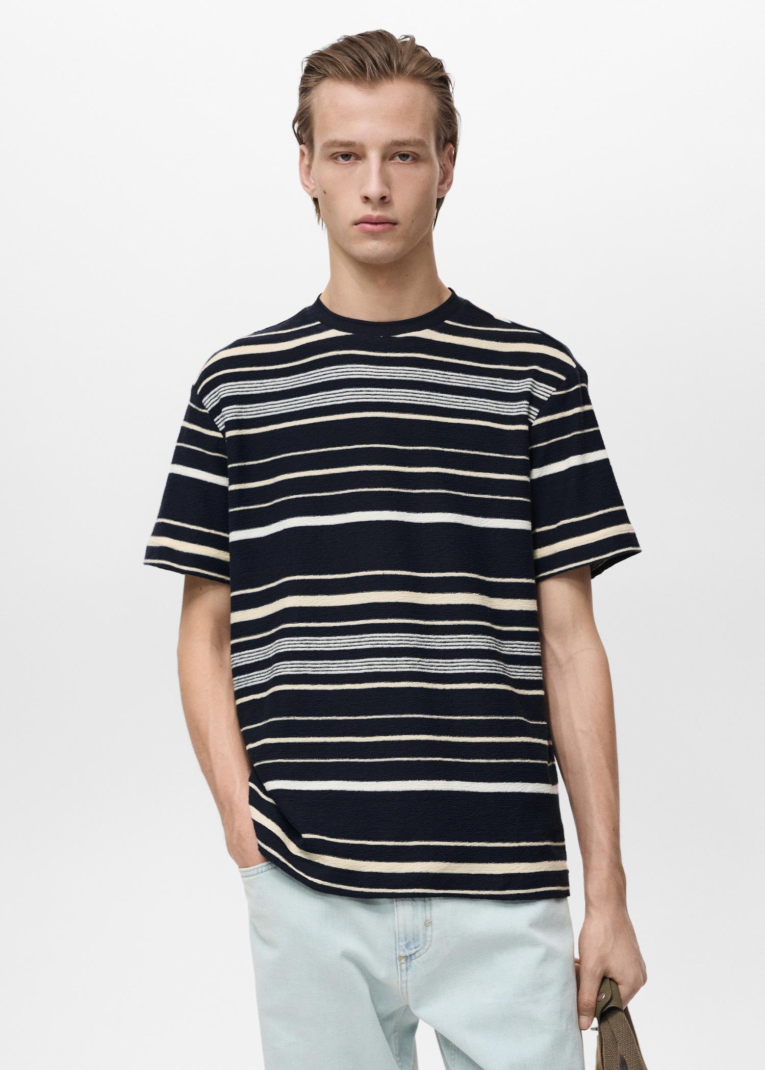 100% cotton regular-fit striped t-shirt - Men | MANGO USA Product Image