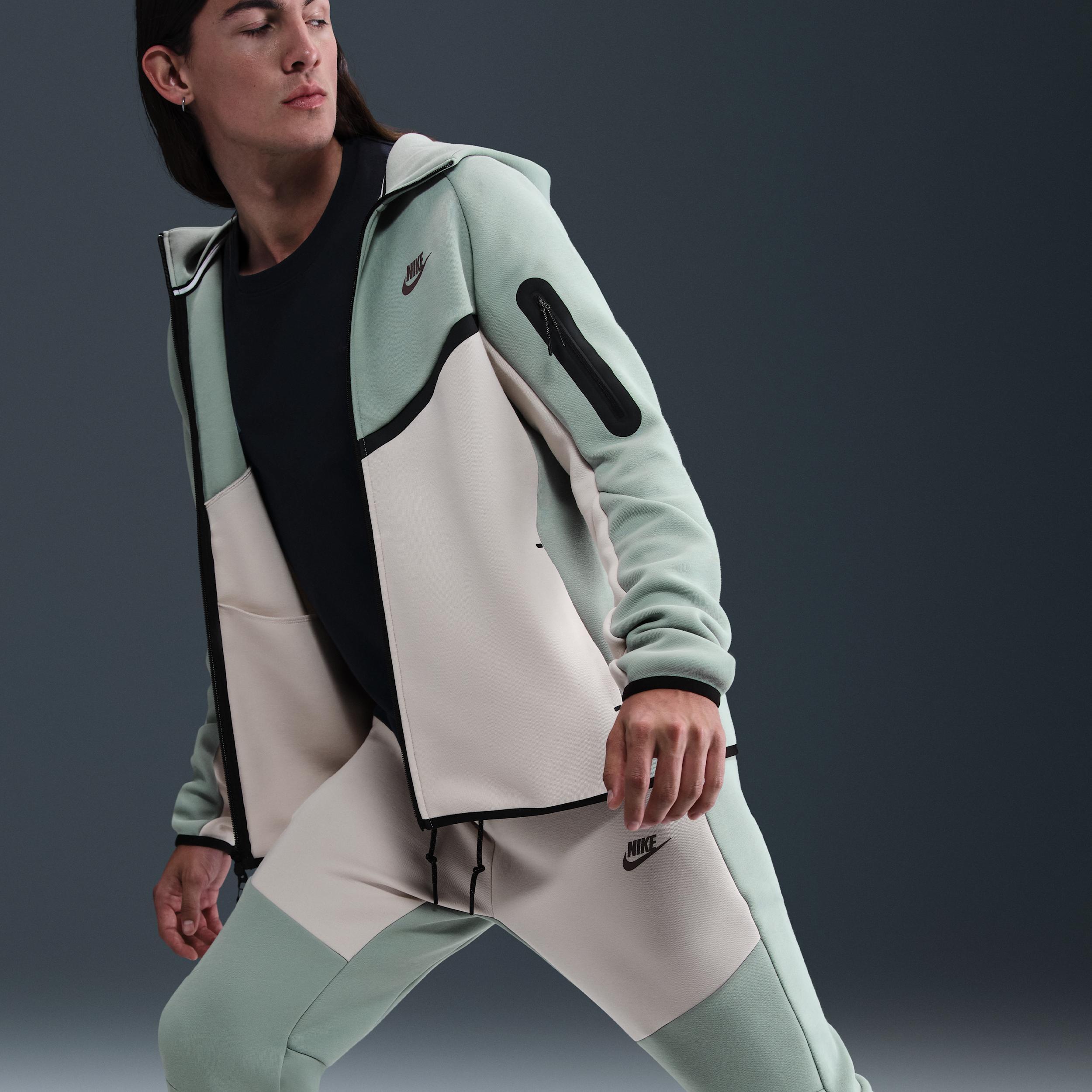 Nike Men's Tech Fleece Jogger Pants Product Image