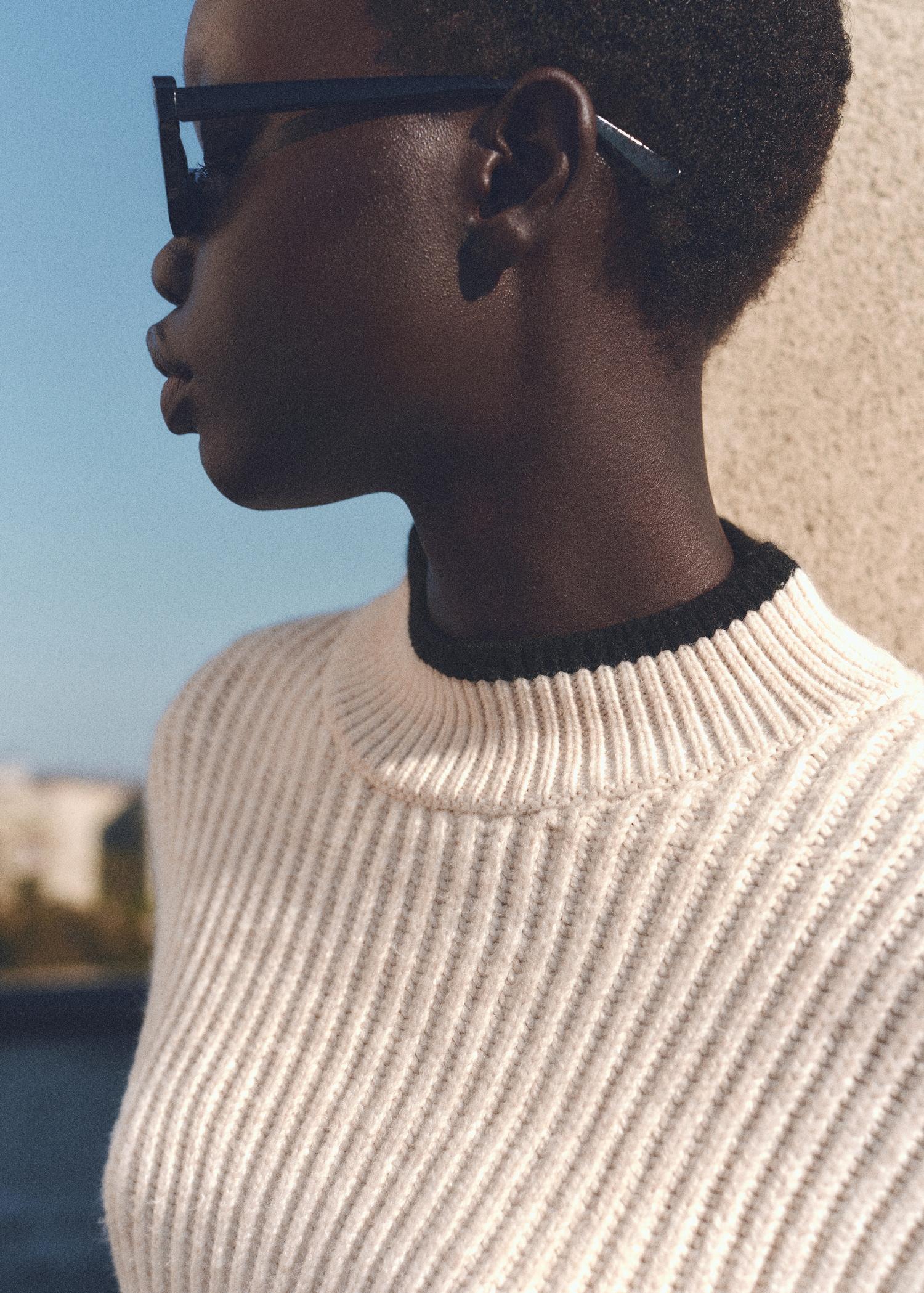 Perkins-neck sweater with contrasting details - Women | MANGO USA Product Image