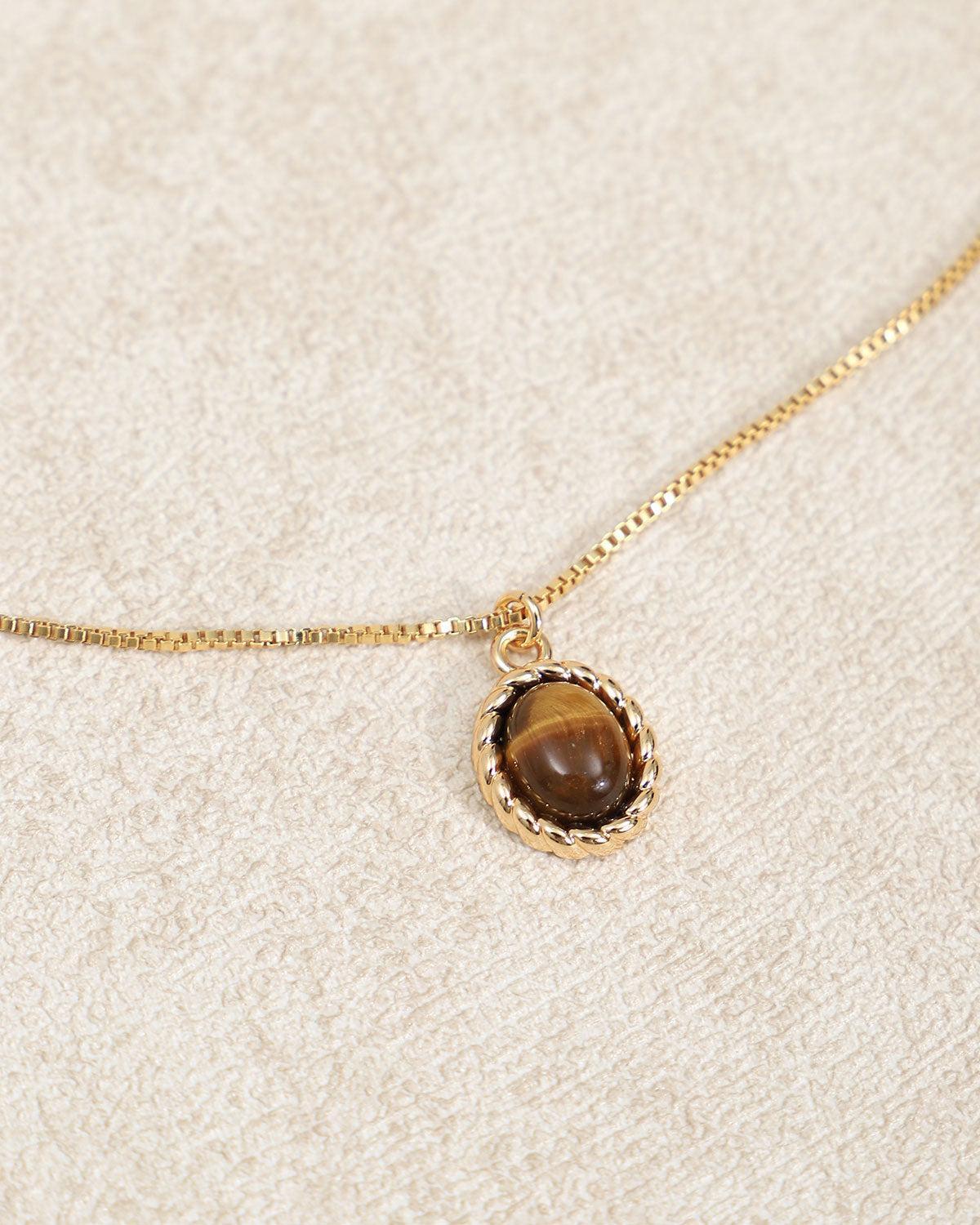 Retro Gold-Plated Necklace Product Image