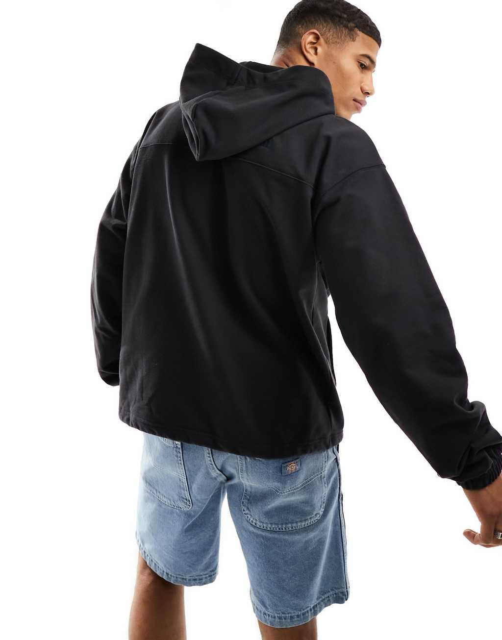 The North Face Stratus hoodie in black Product Image