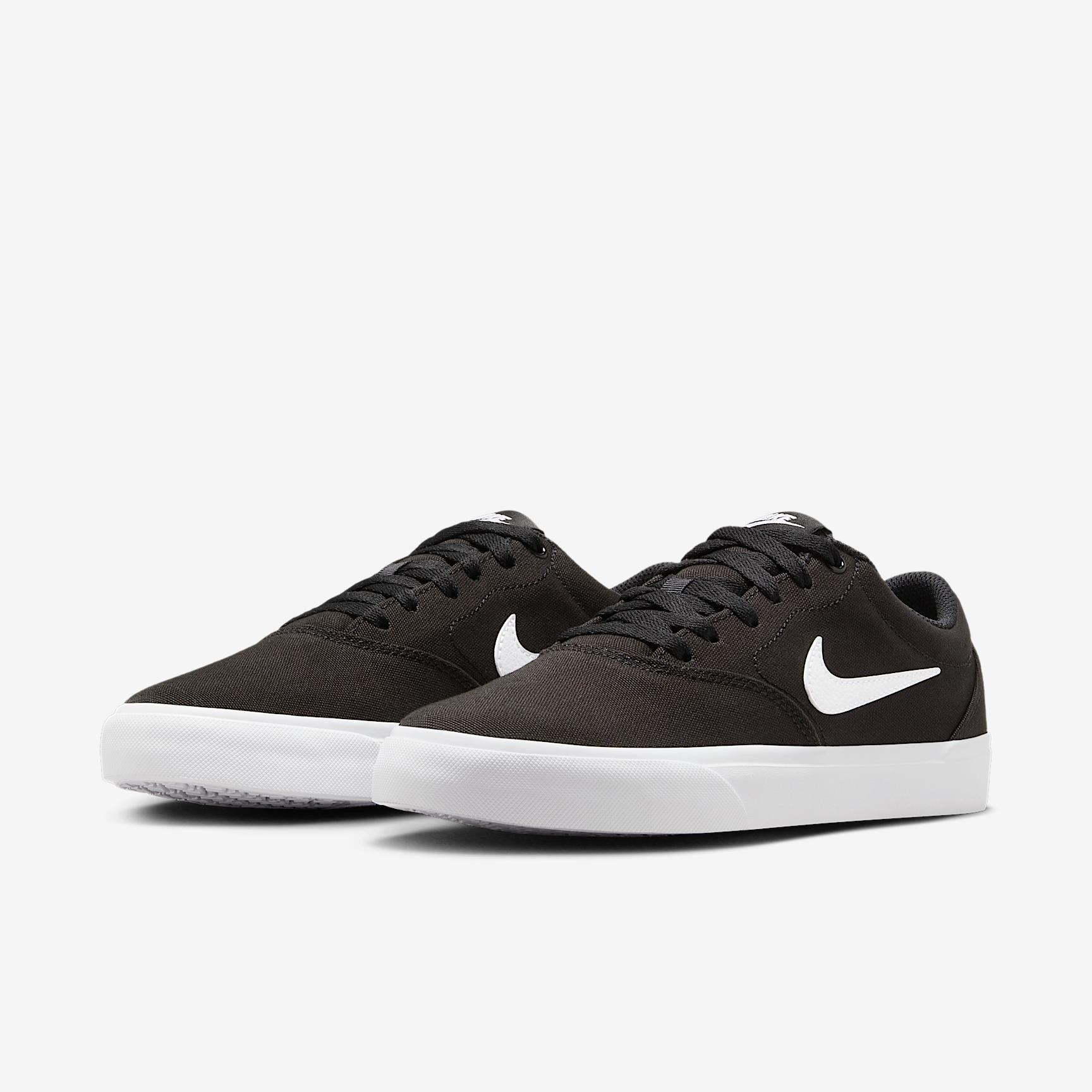 Nike Charge Canvas Women's Shoes Product Image