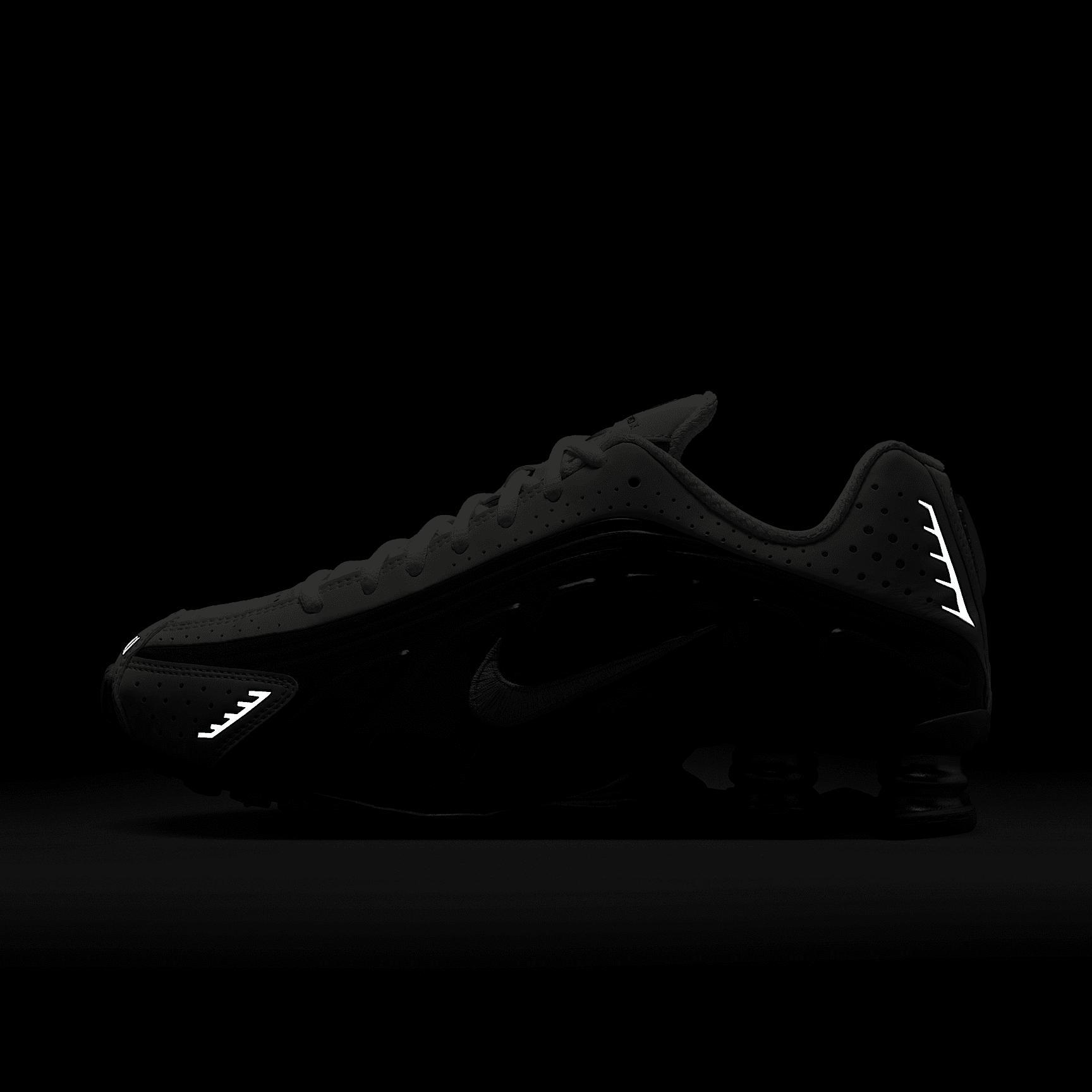 Nike Womens Shox R4 Casual Shoes Product Image