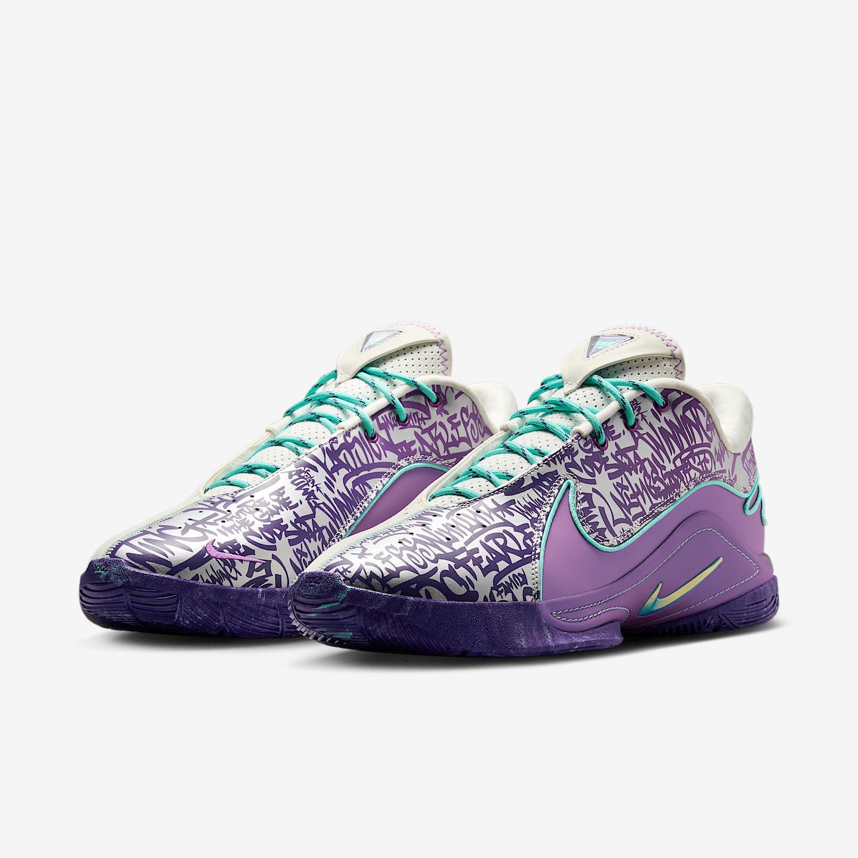 Nike Men's LeBron XXII âMogulâ Basketball Shoes Product Image