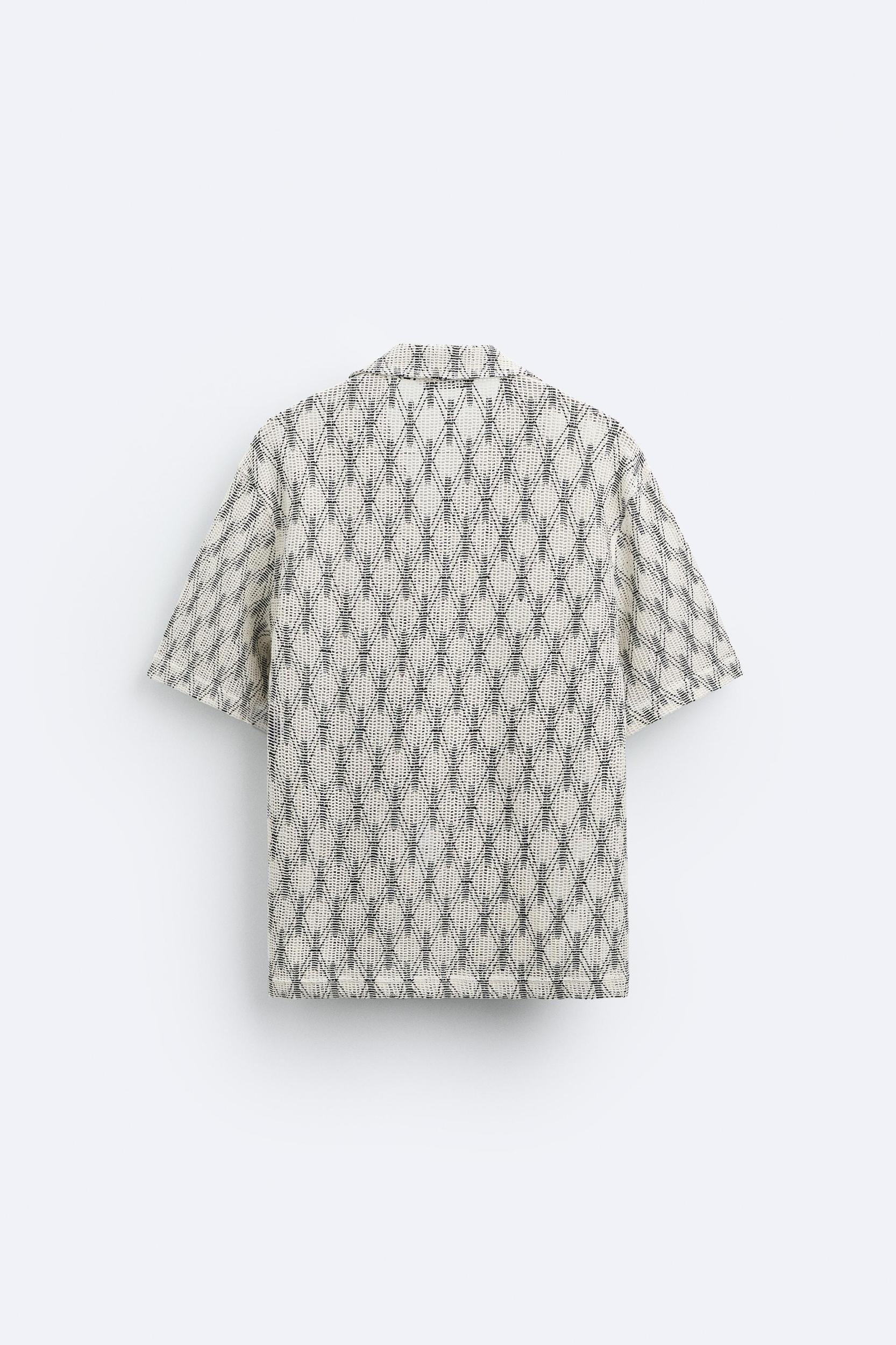 CONTRASTING OPEN WEAVE SHIRT Product Image