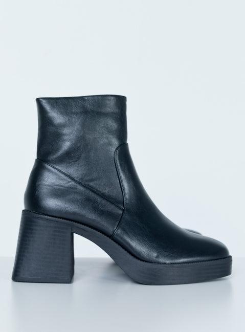 Halo Boots Black Product Image