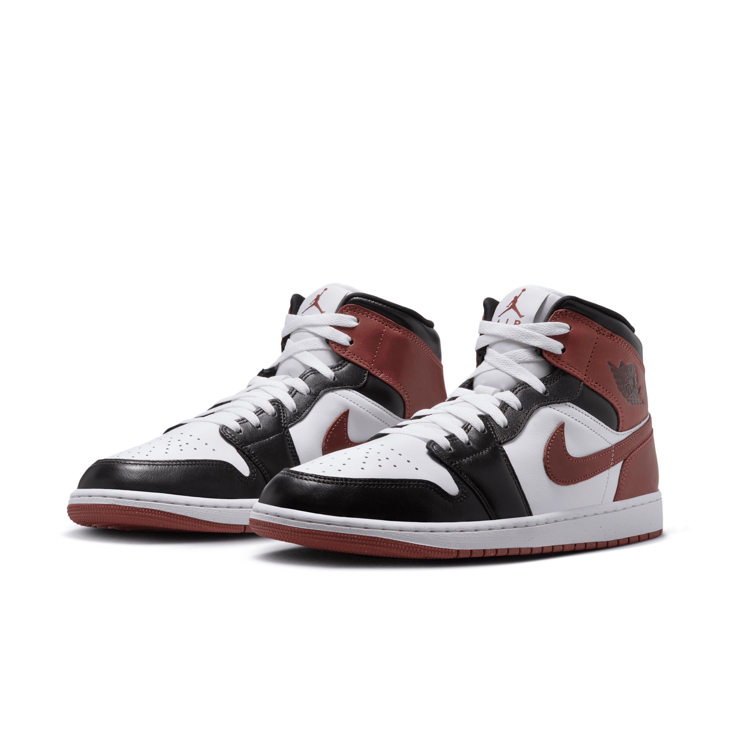 Men's Air Jordan 1 Mid SE Shoes Product Image