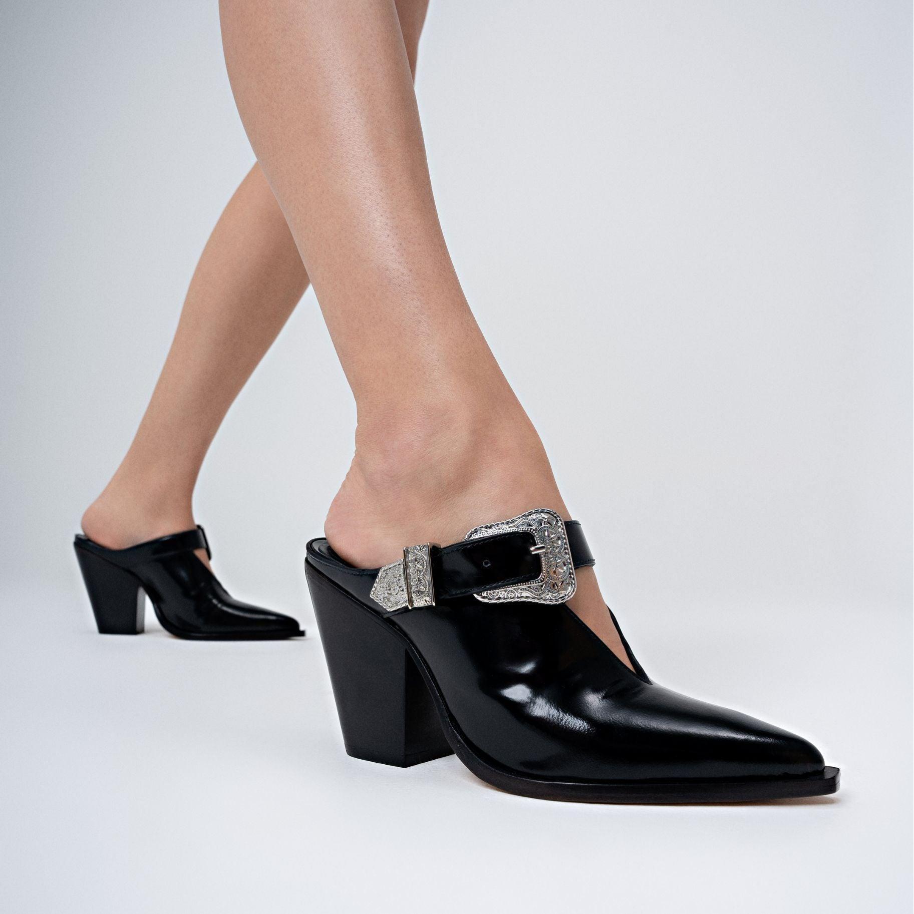 Jeane Casual Leather Pump Product Image