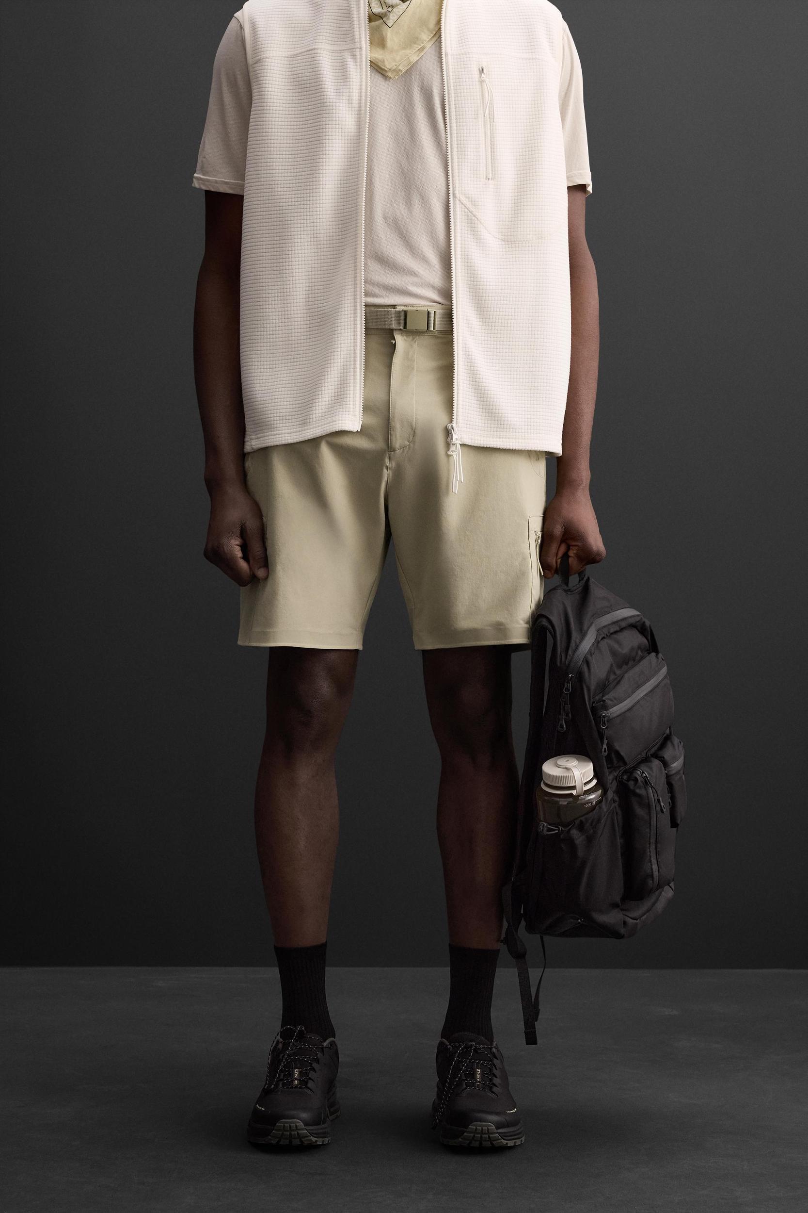 TREKKING CARGO SHORTS Product Image