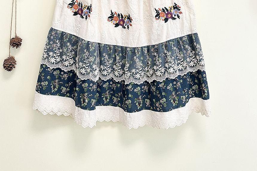High Rise Floral Print Lace Panel Embroidered Midi A-Line Skirt Product Image