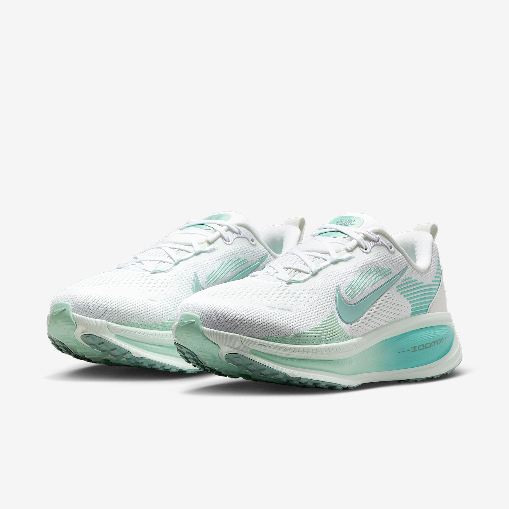 Nike Vomero 18 Women's Road Running Shoes (Extra Wide) Product Image