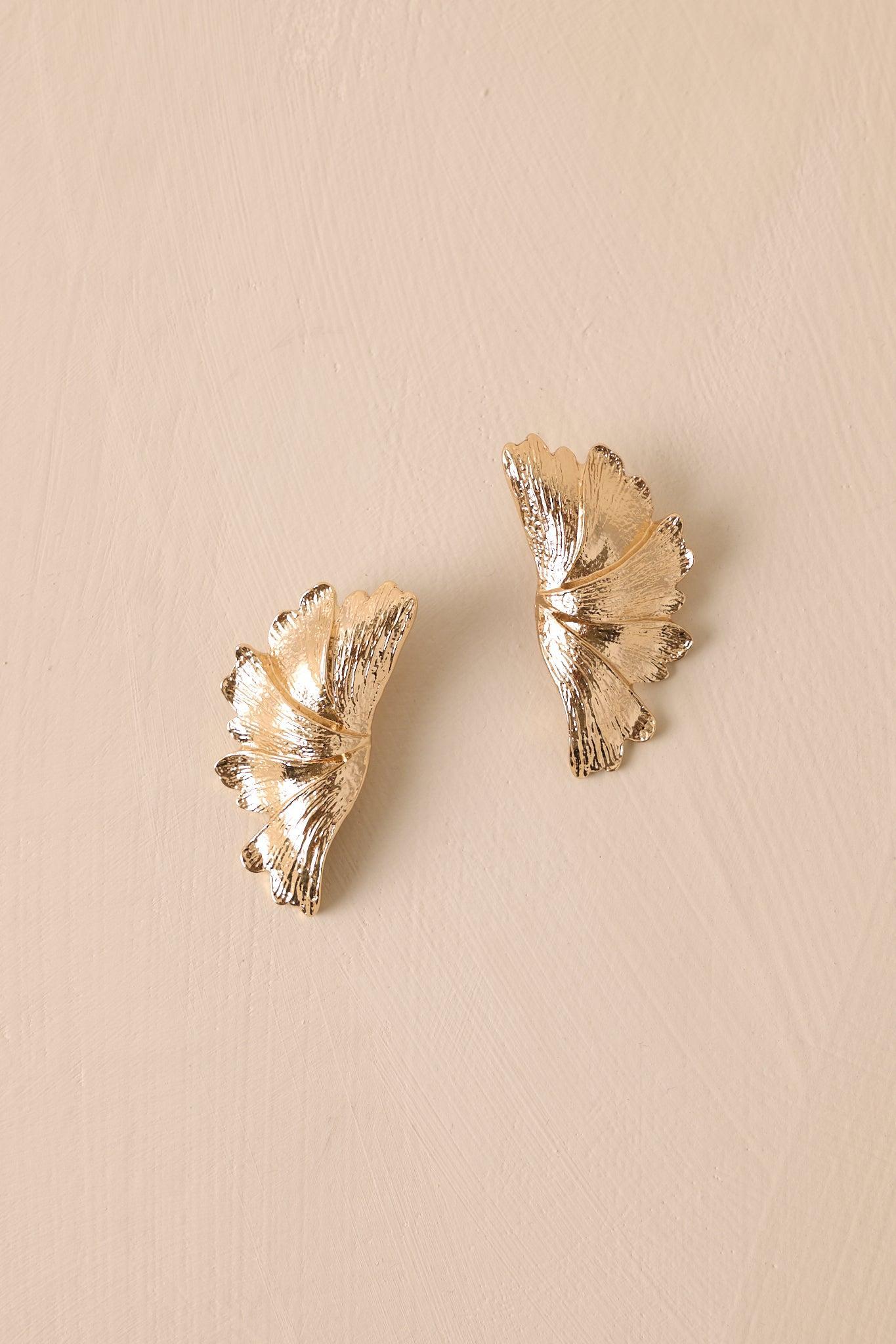 Meanwhile In Paradise Gold Textured Earrings Product Image