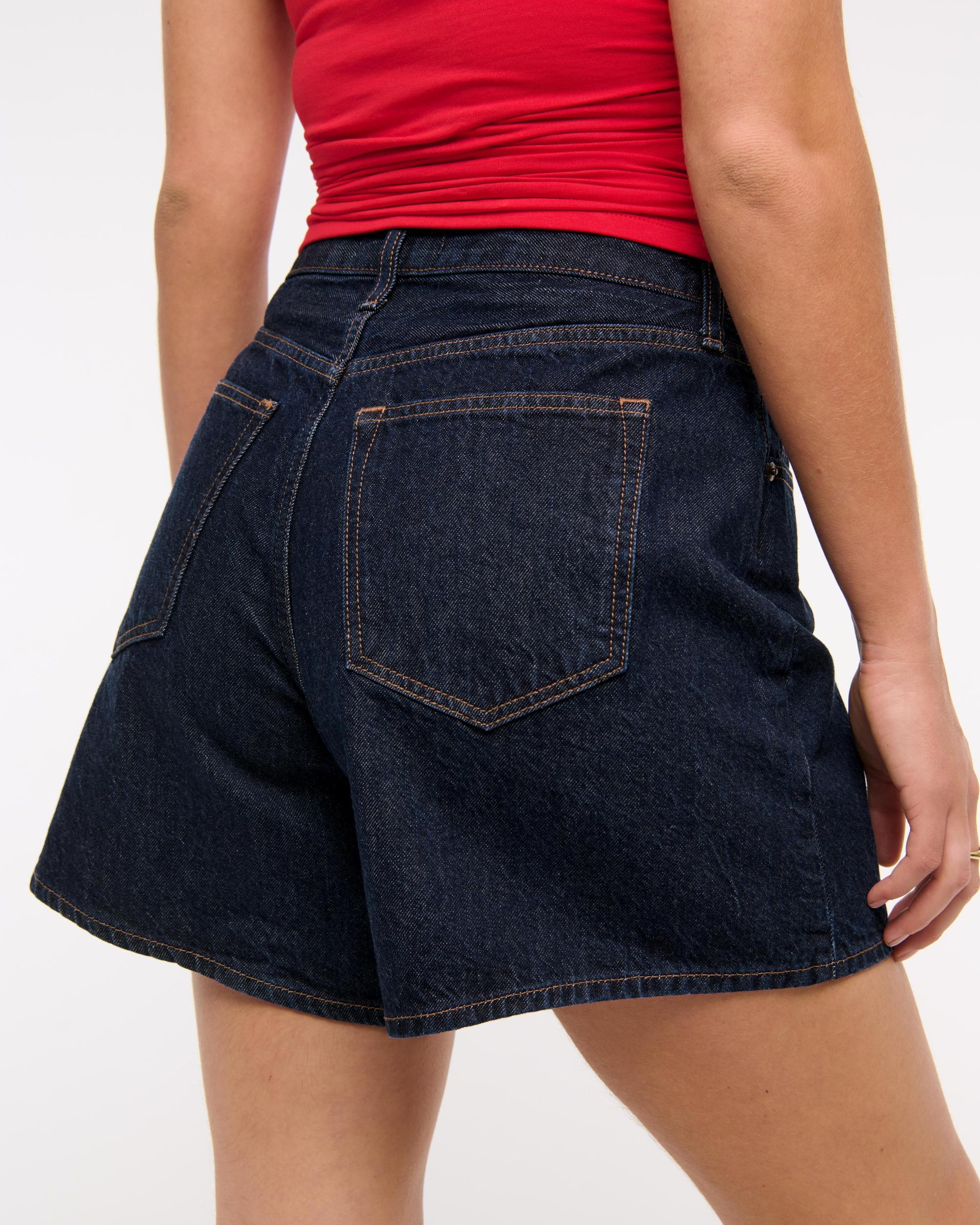 Curve Love High Rise Loose Short Product Image