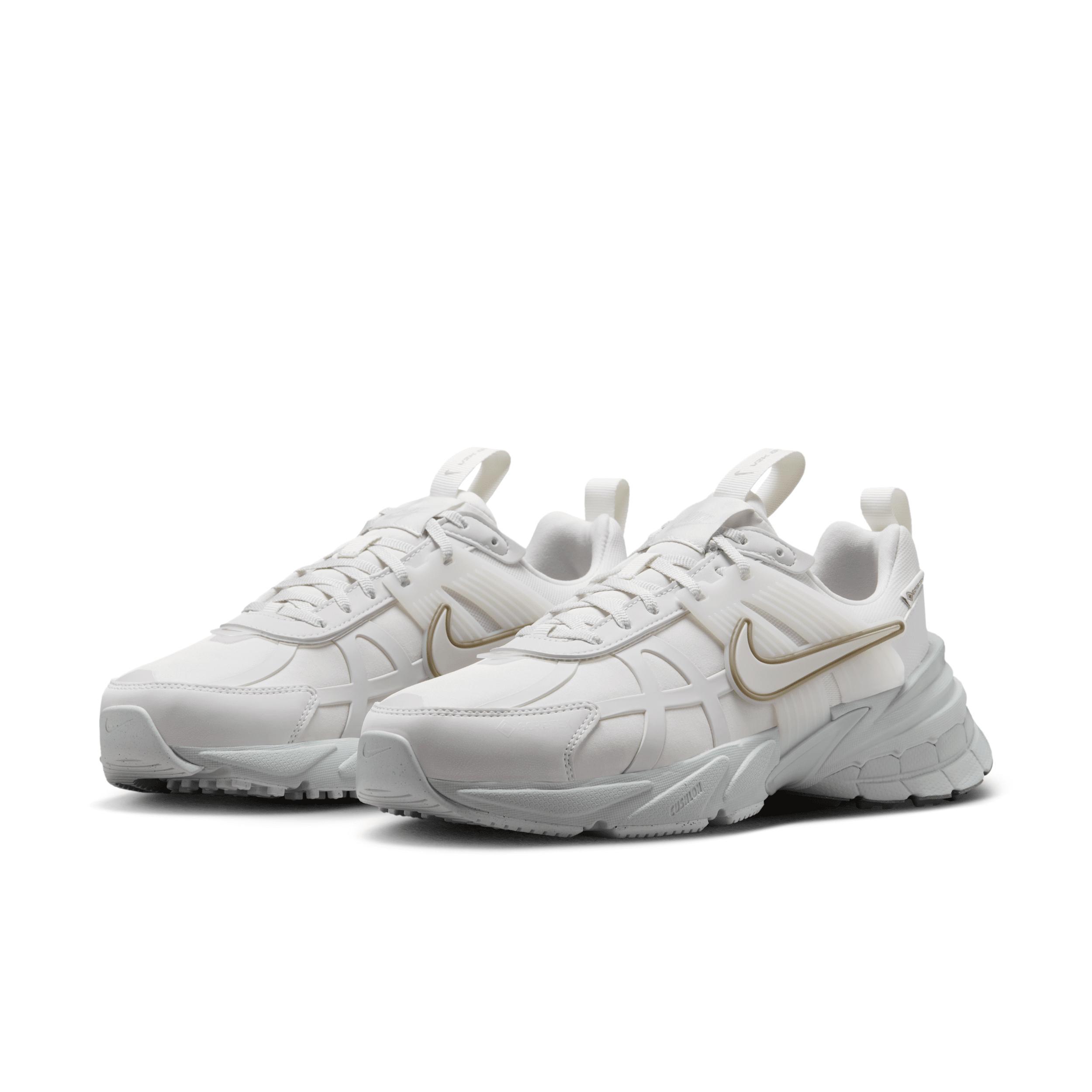 Nike Women's V2K Run GORE-TEX Waterproof Shoes Product Image