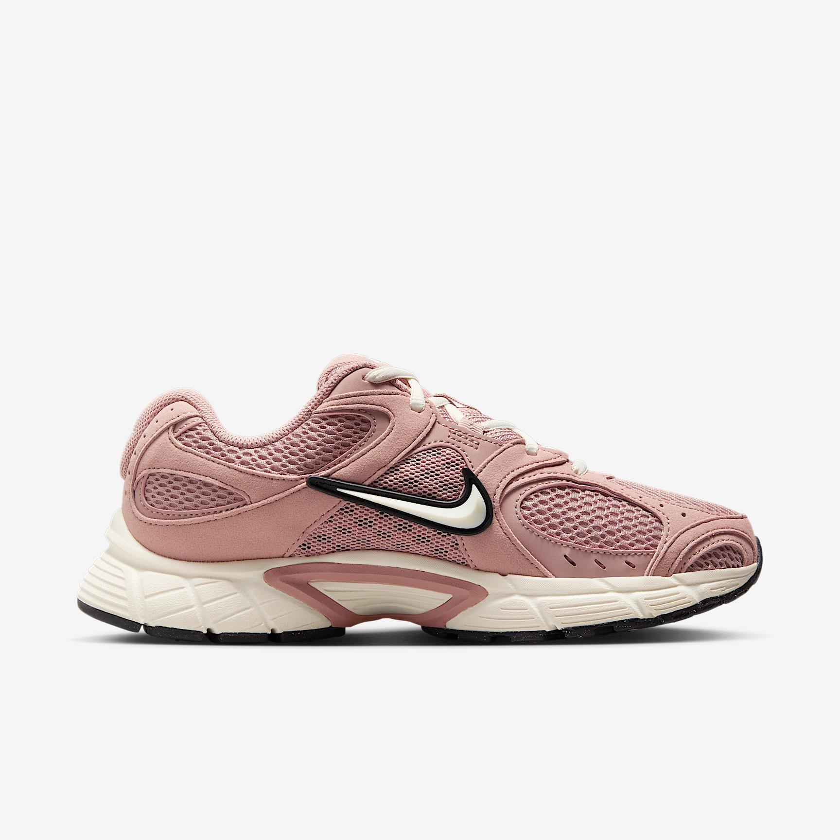 Nike Women's V5 RNR Shoes Product Image