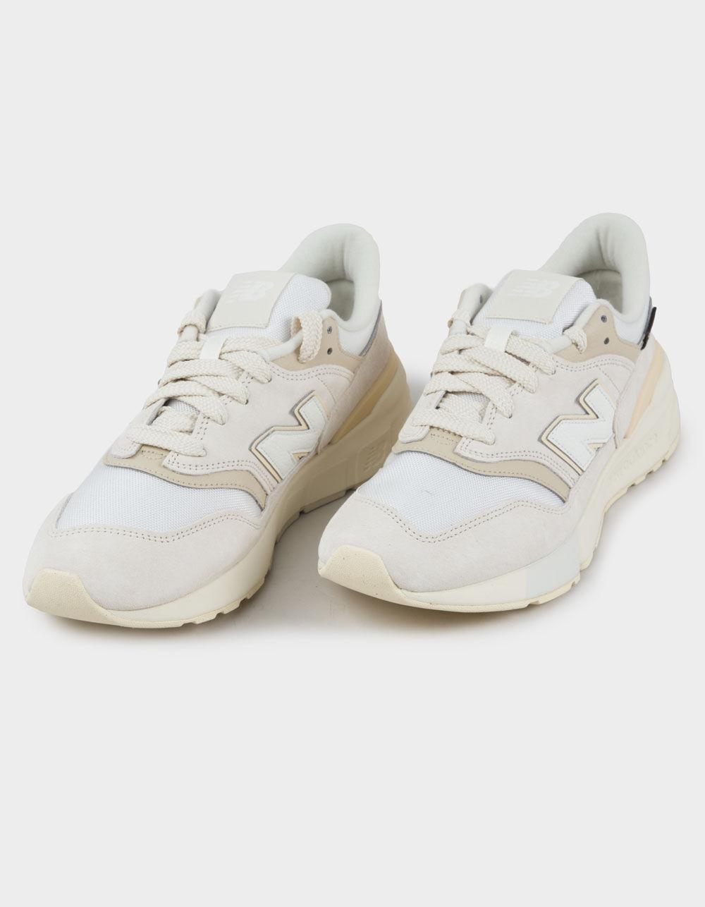 NEW BALANCE 997R Shoes - BROWN Product Image