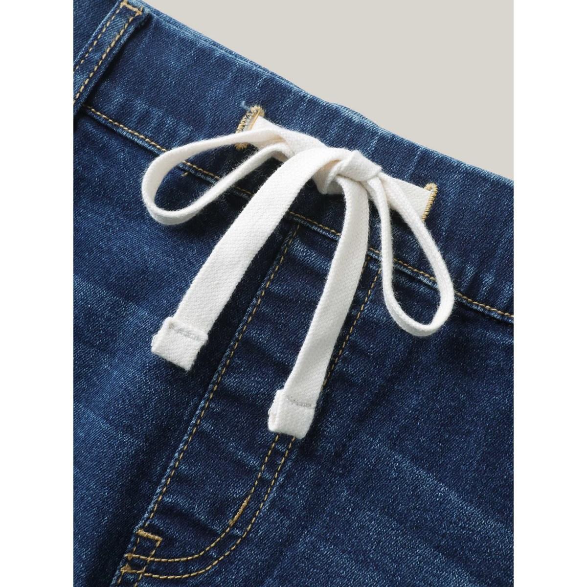 Plus Size Pull-On Relaxed Fit Denim Shorts Women Denimindigo Medium stretch Everyday-Casual Slanted pocket Casual Denim Shorts BloomChic 12/L Product Image