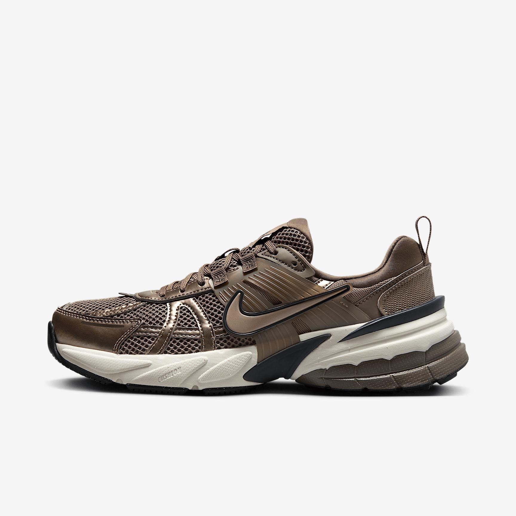 Nike Women's V2K Run Shoes Product Image