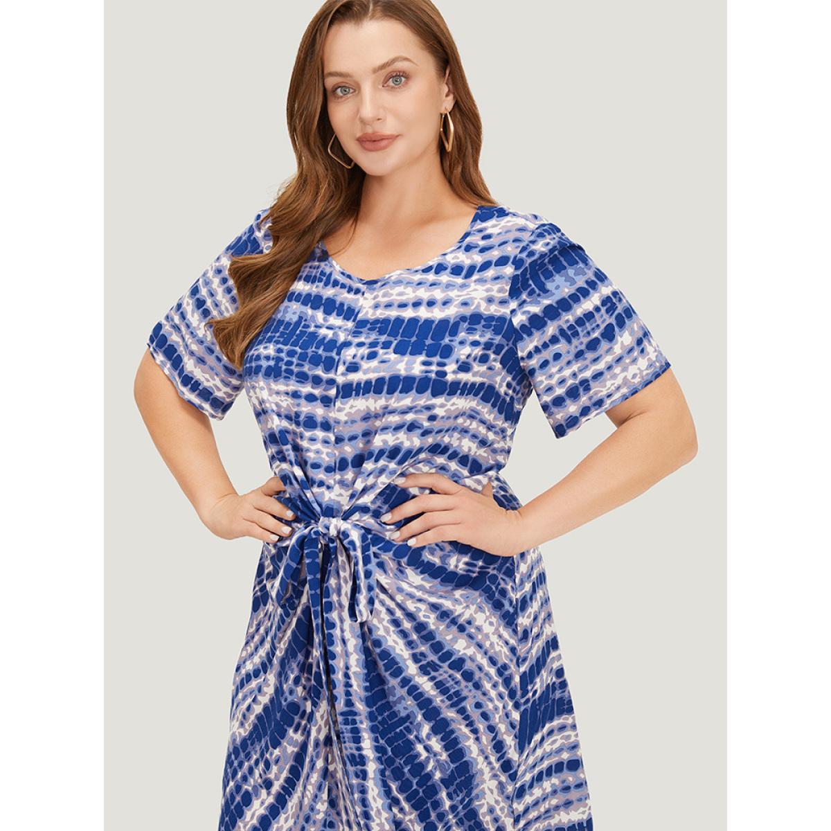 Plus Size Tie Dye Pocket Twist Front Curved Hem Dress Indigo Women Vacation Gathered Round Neck Short sleeve Curvy Knee Dress BloomChic 10/M Product Image