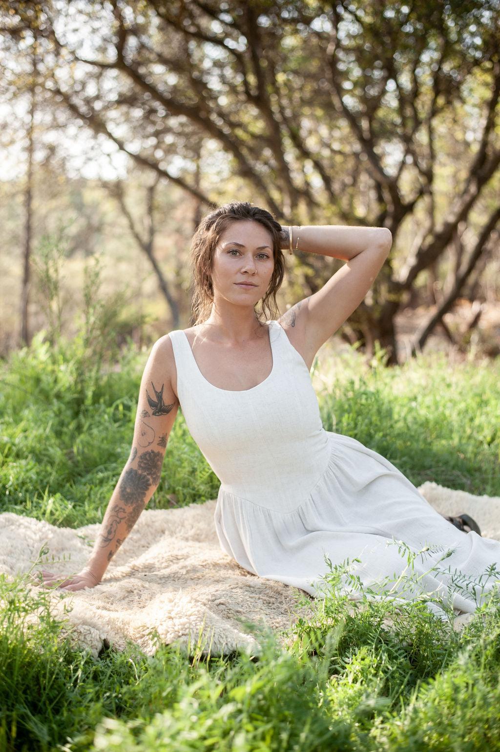 Agnes dress in Oat Linen Product Image