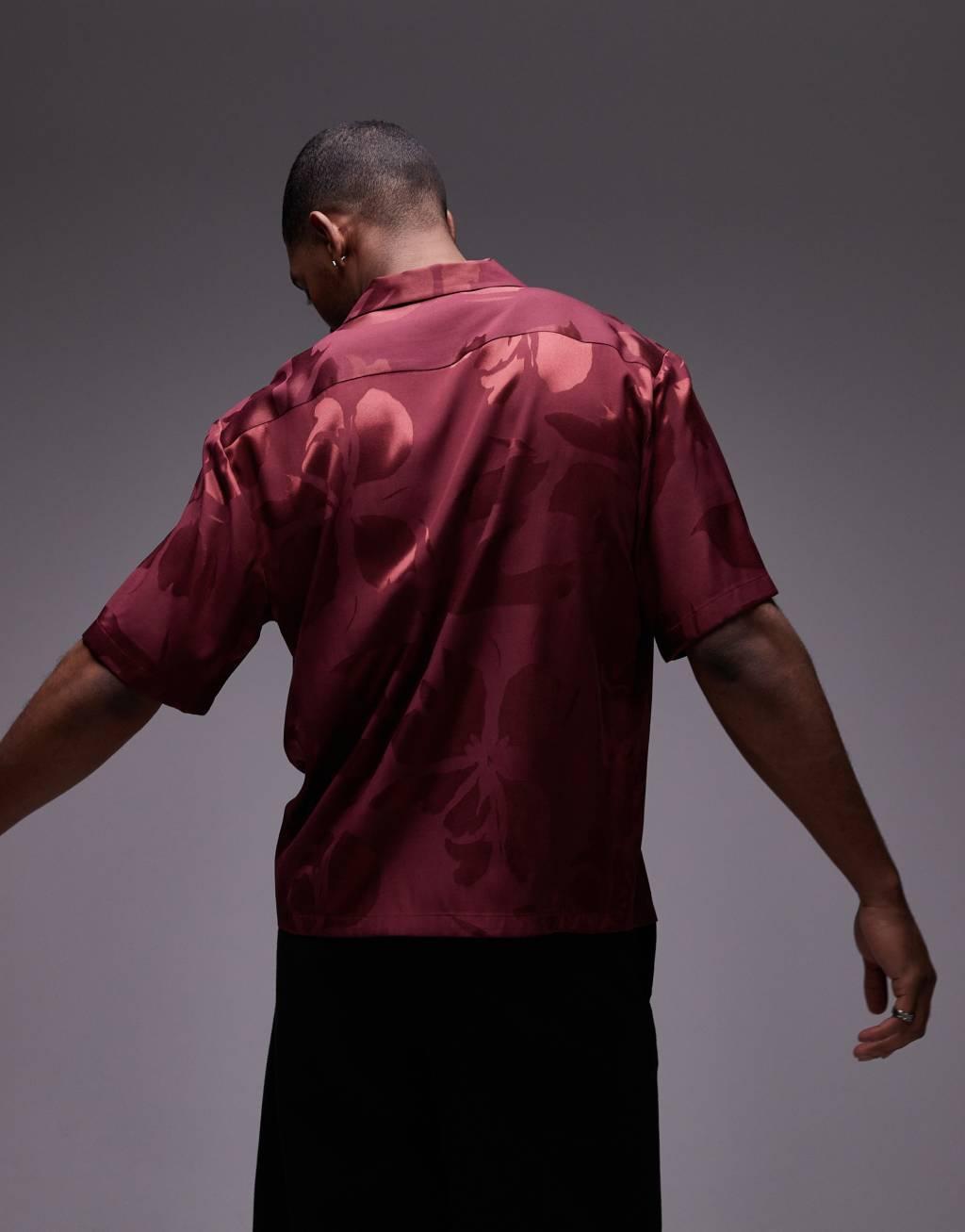 Topman short sleeve relaxed floral shirt in burgundy Product Image