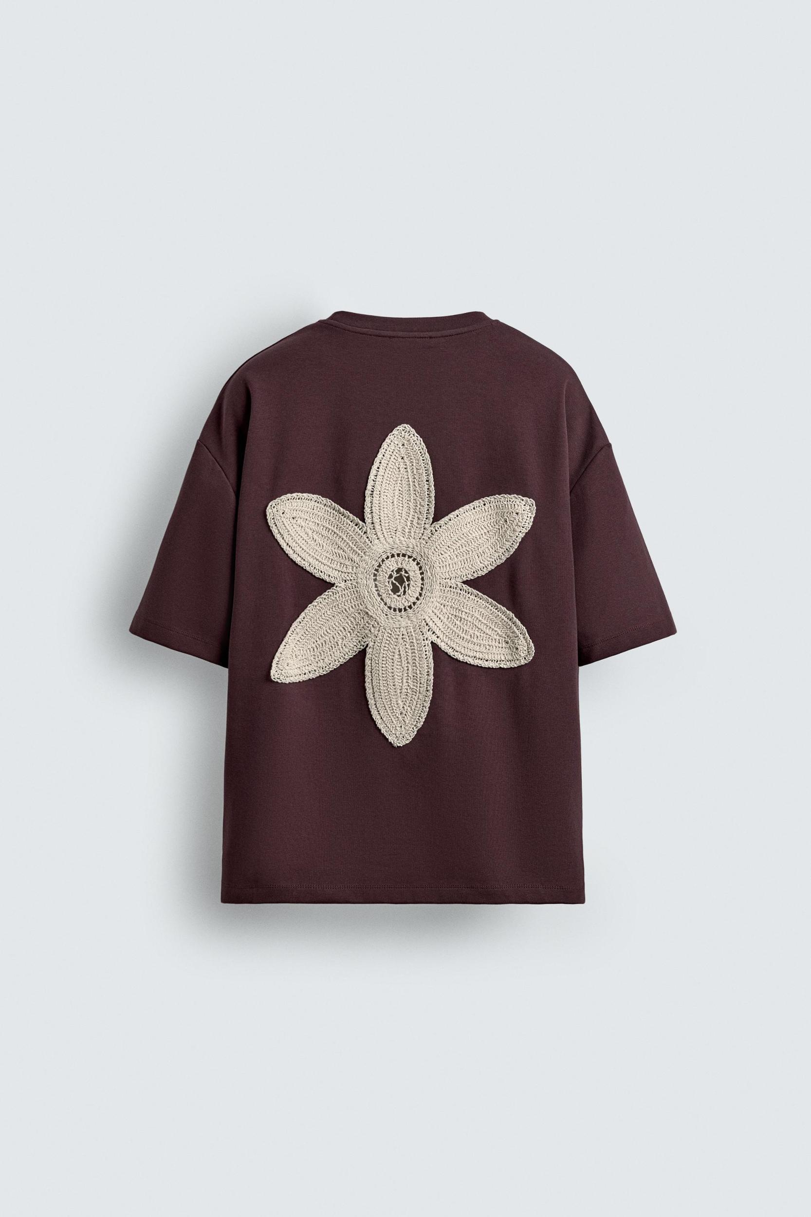 FLORAL EMBROIDERY T-SHIRT Product Image