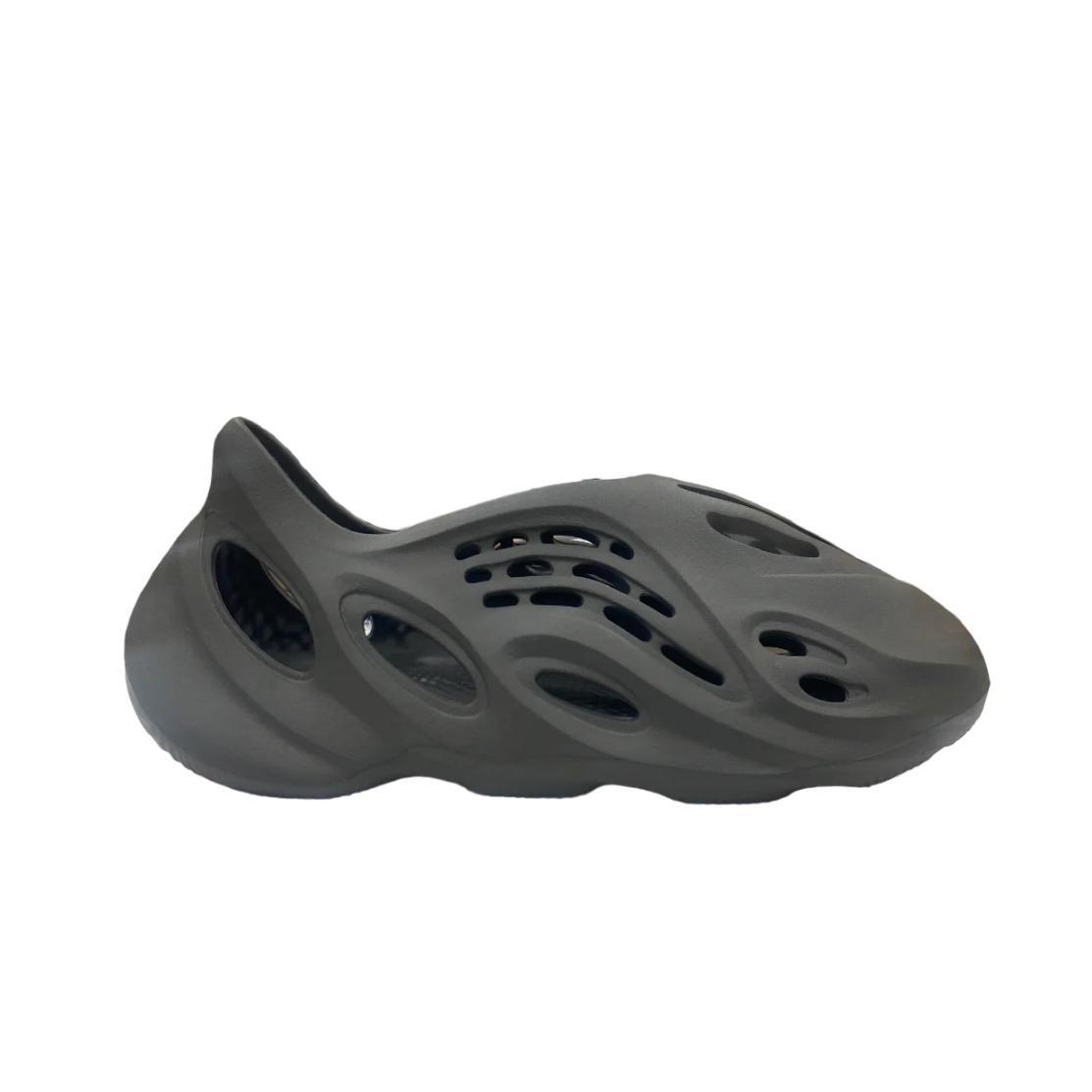 Adidas Yeezy Foam Runner RNNR "Carbon" Product Image