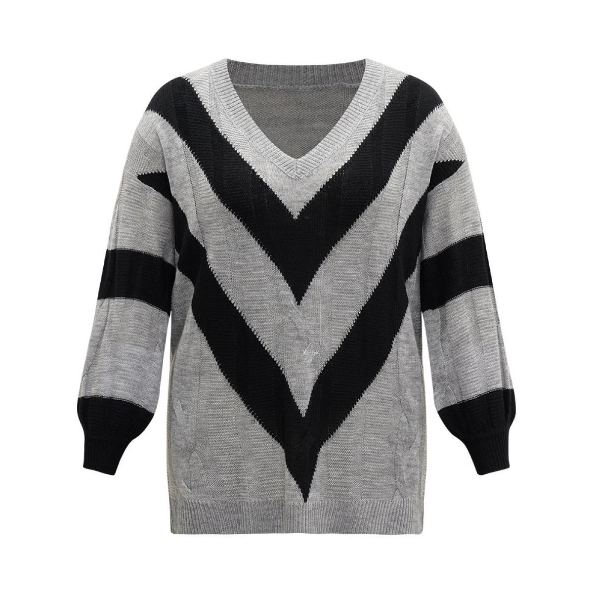 Plus Size Geometric Contrast V Neck Pullover DarkGray Women Casual Loose Long Sleeve V-neck Everyday Pullovers BloomChic 30/6X Product Image