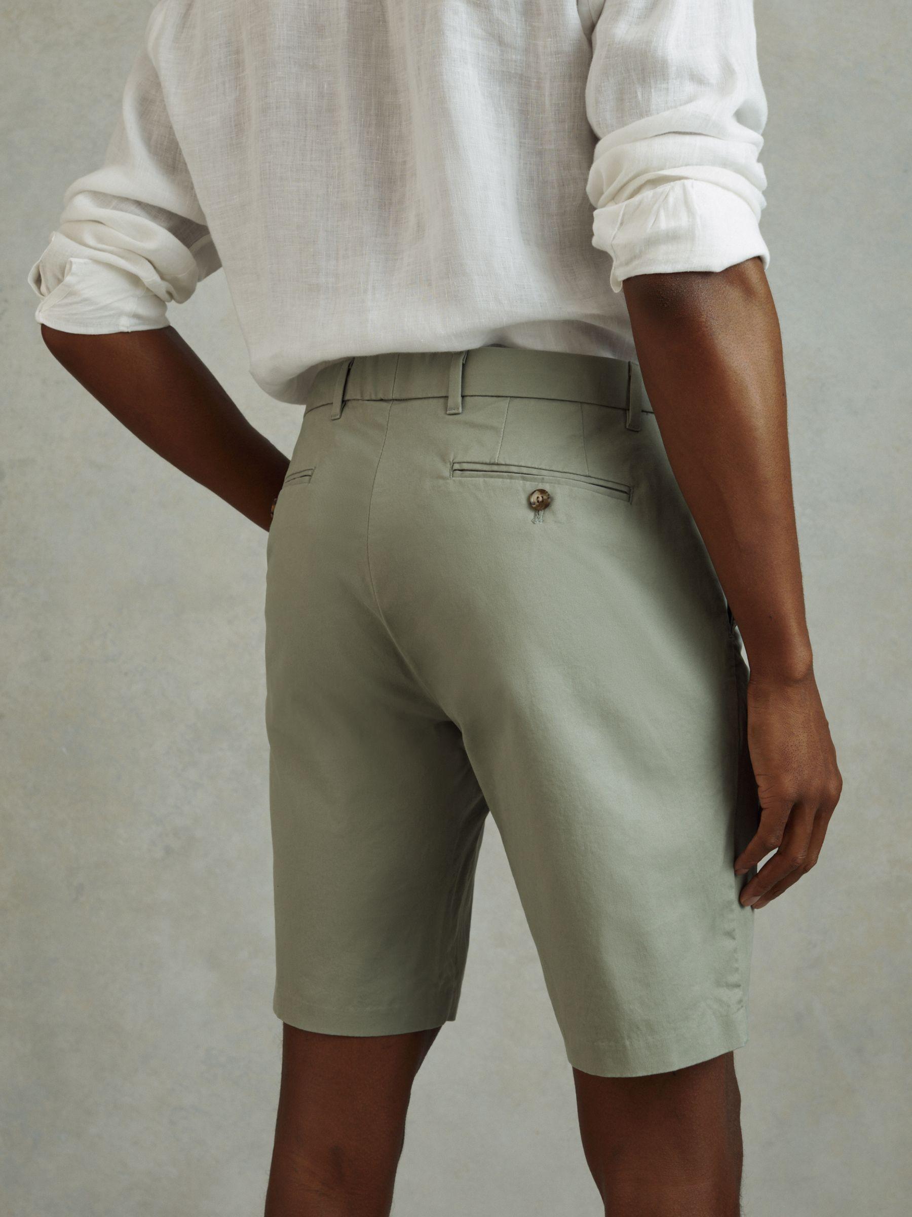 Modern Fit Cotton Blend Chino Shorts in Pistachio Product Image