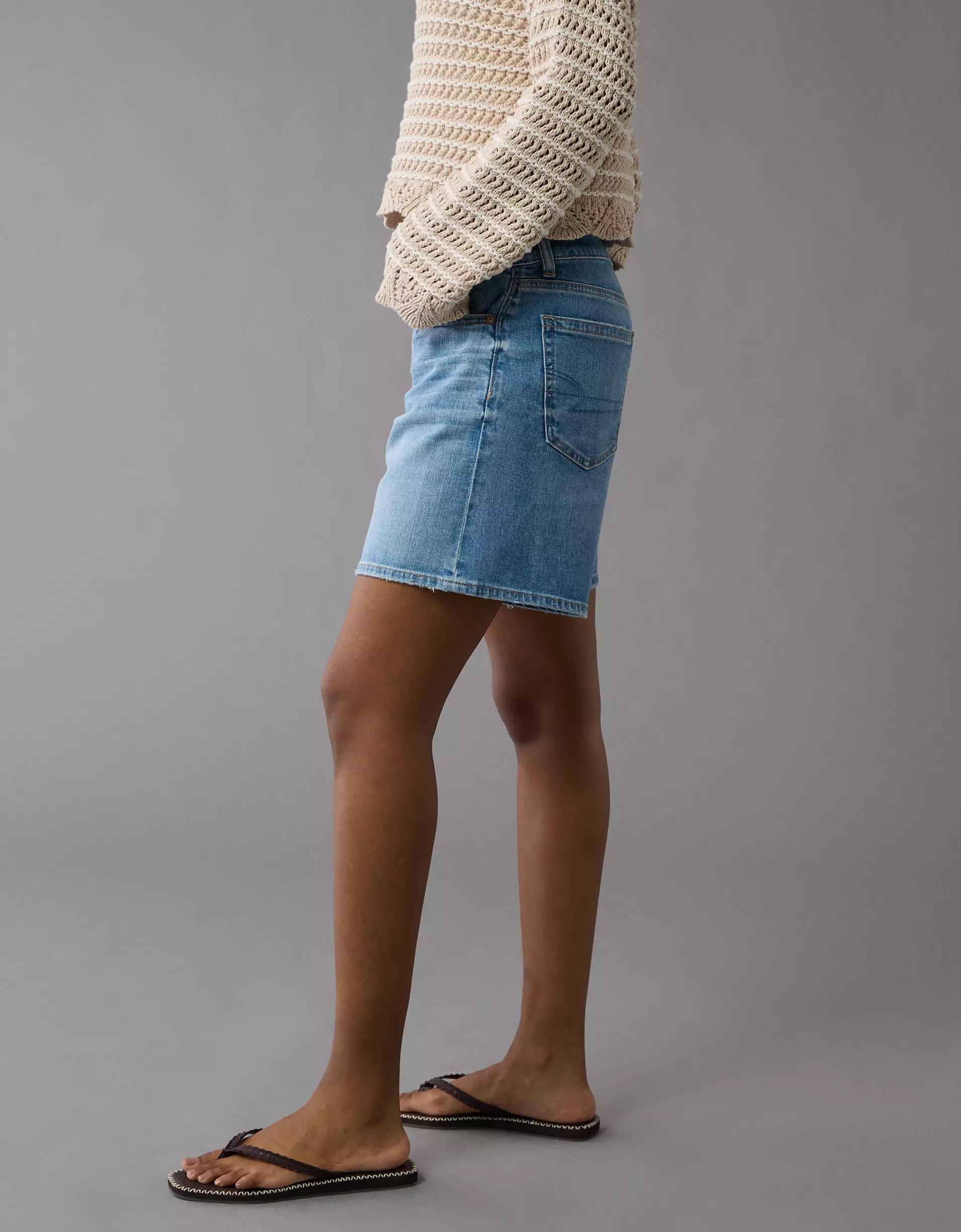 AE 8" Dreamy Drape Stretch Low-Rise Baggy Jort Product Image