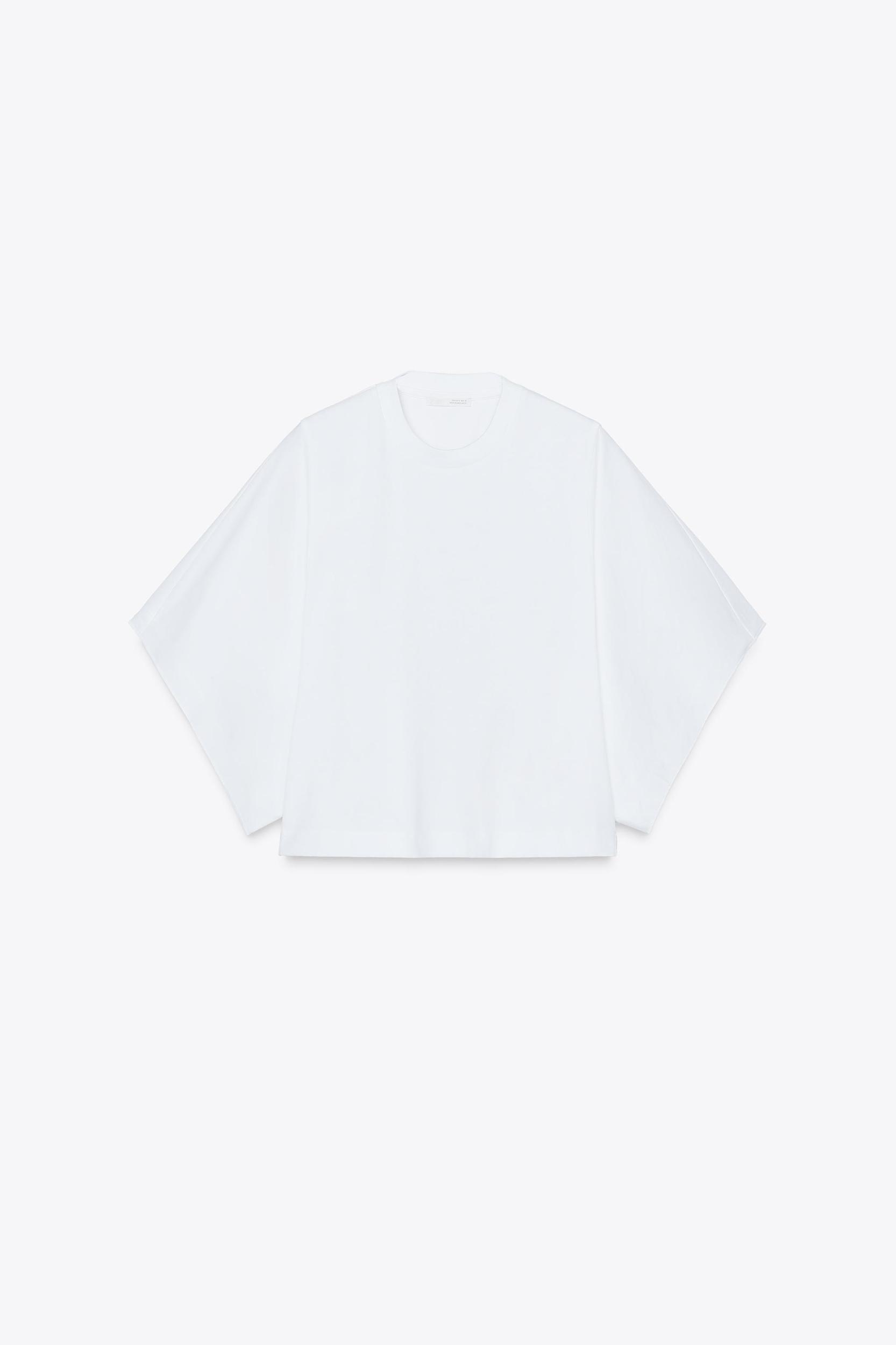BATWING SLEEVE T-SHIRT Product Image