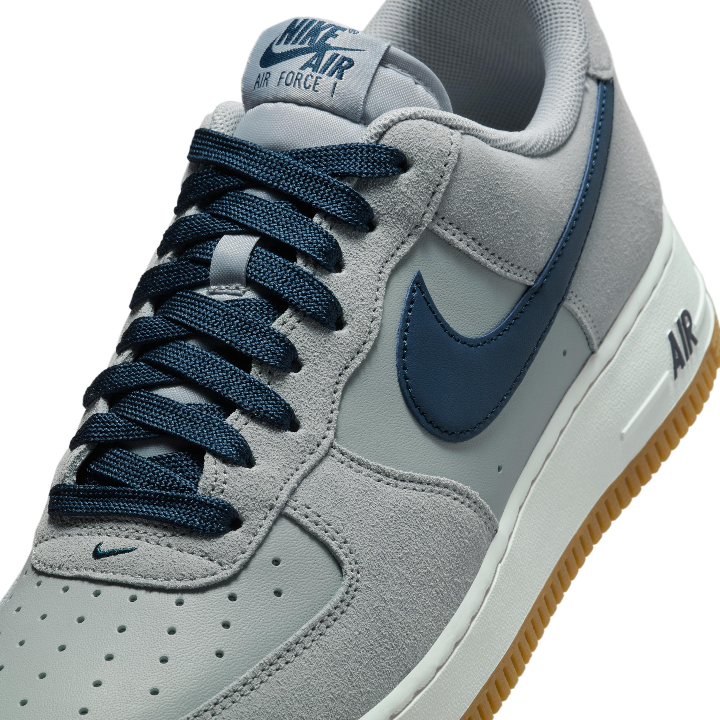 Nike Men's Air Force 1 '07 LV8 Shoes Product Image