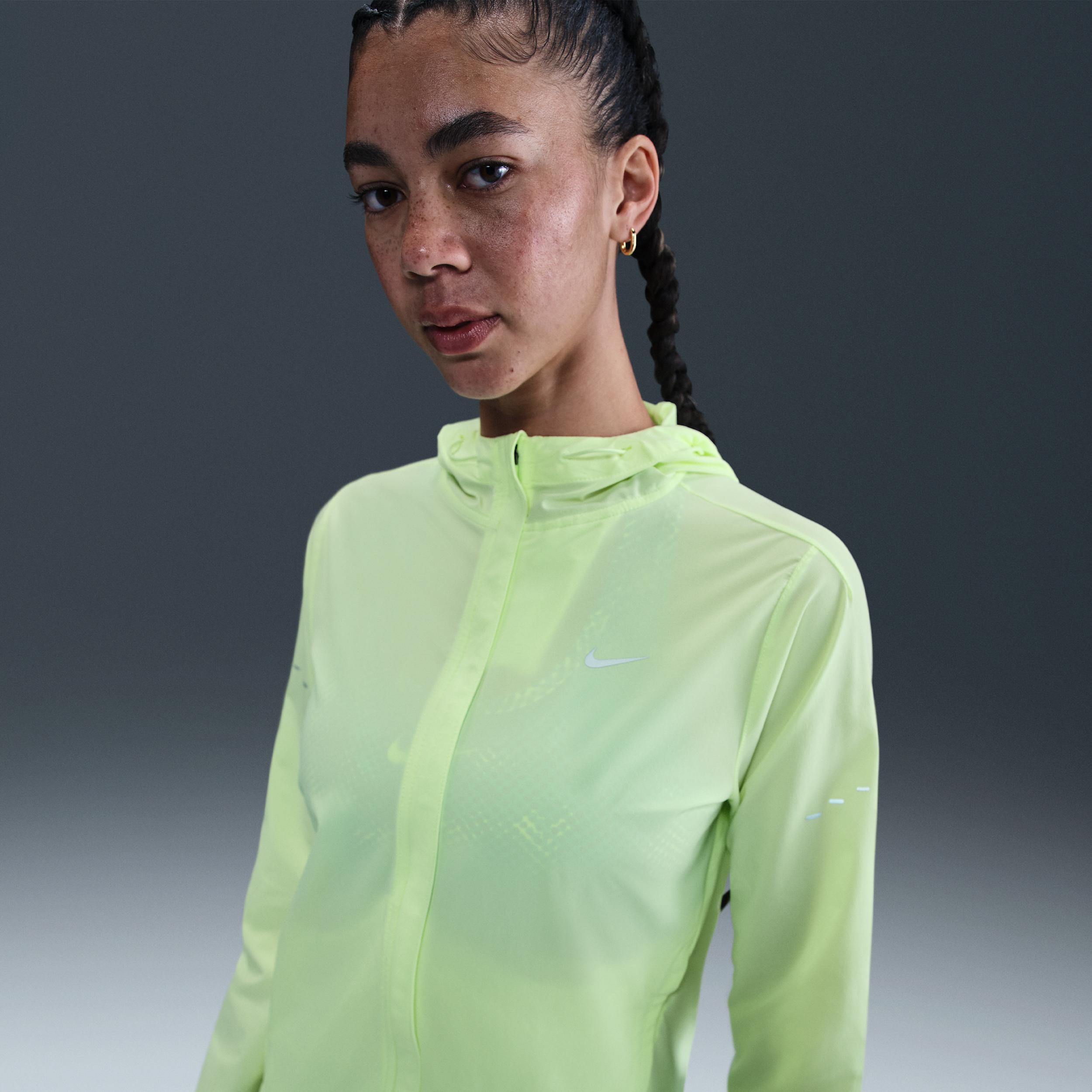 Nike Women's Swift Repel Packable Running Jacket Product Image