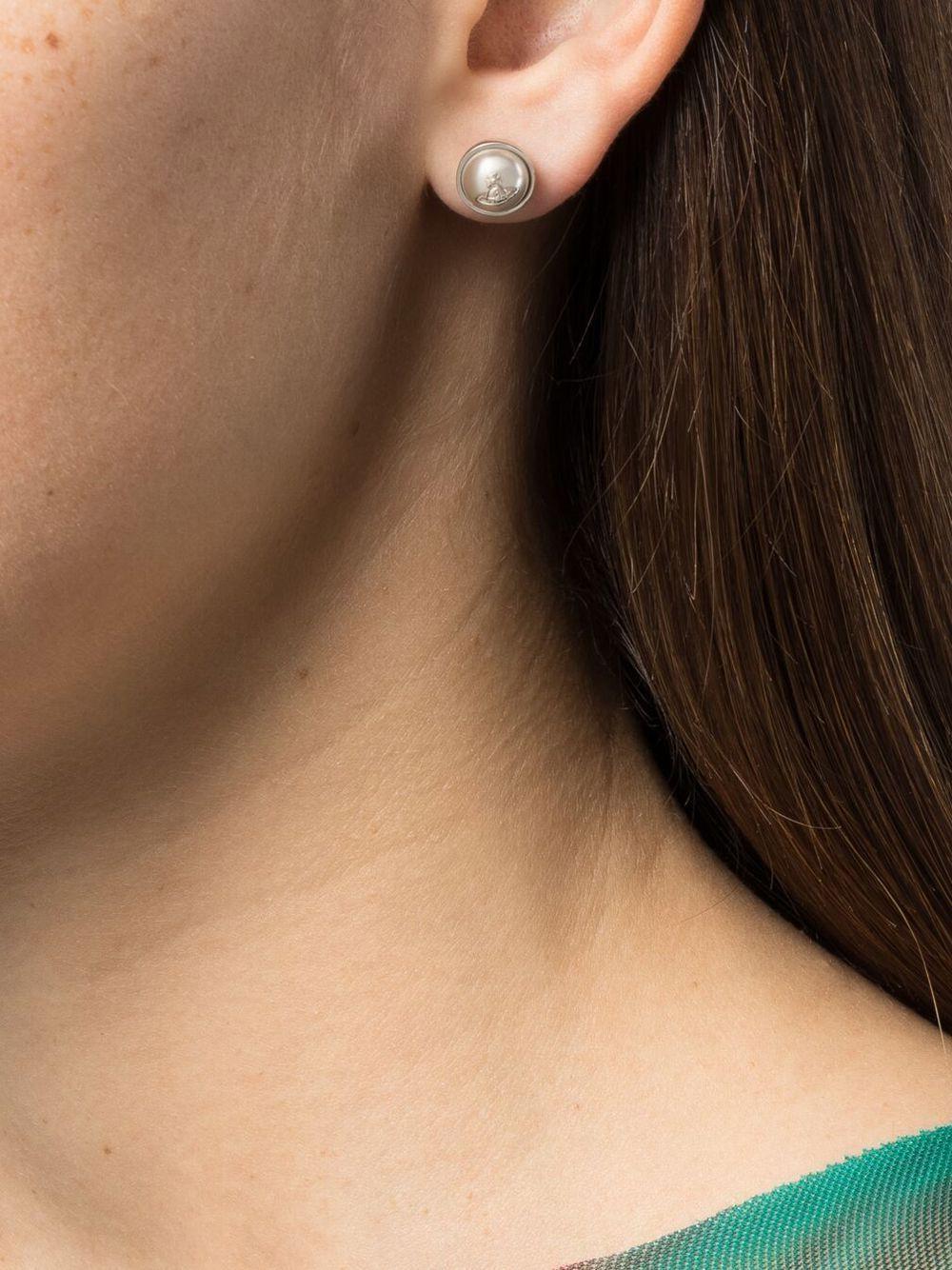 Orb stud earrings Product Image