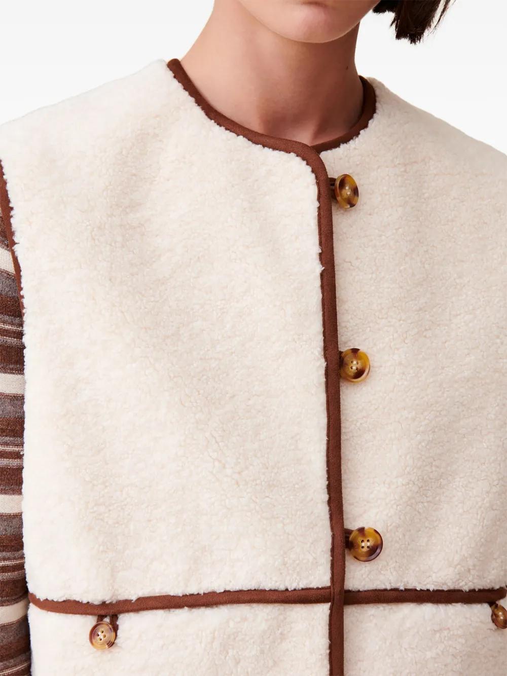 sleeveless faux-fur coat  Product Image
