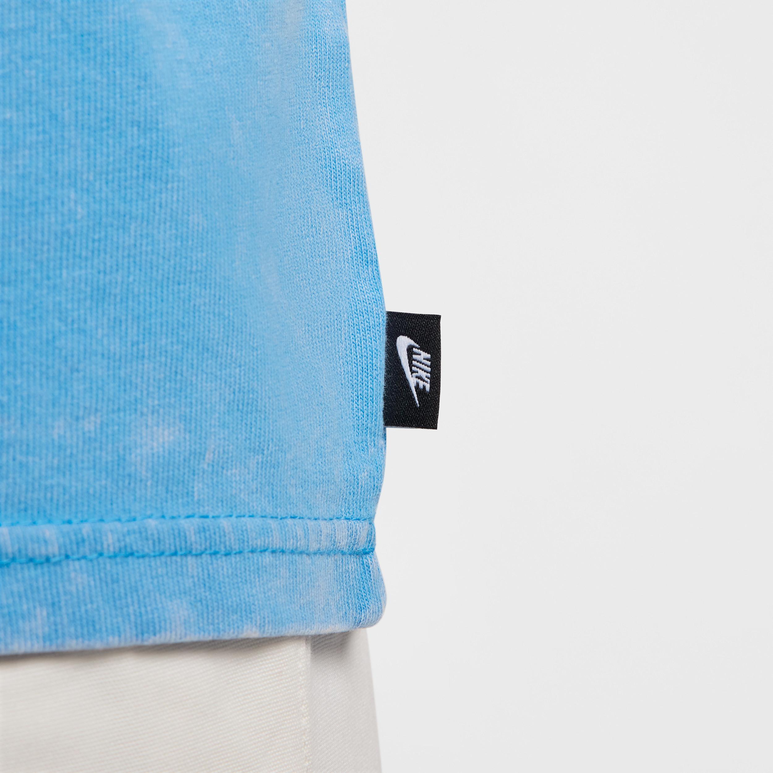 Nike Sportswear Premium Essentials Men's Max90 T-Shirt Product Image