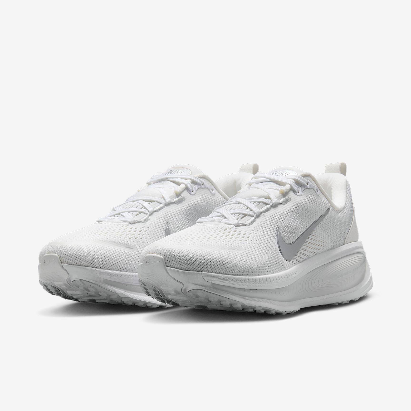 Nike Women's Vomero 18 Road Running Shoes Product Image
