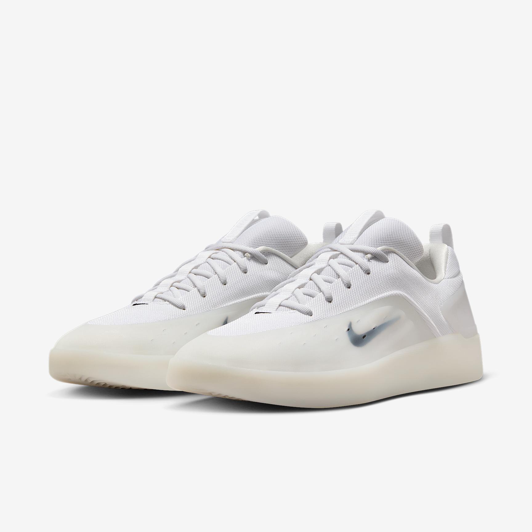 Nike SB Zoom Nyjah 4 Skate Shoes Product Image