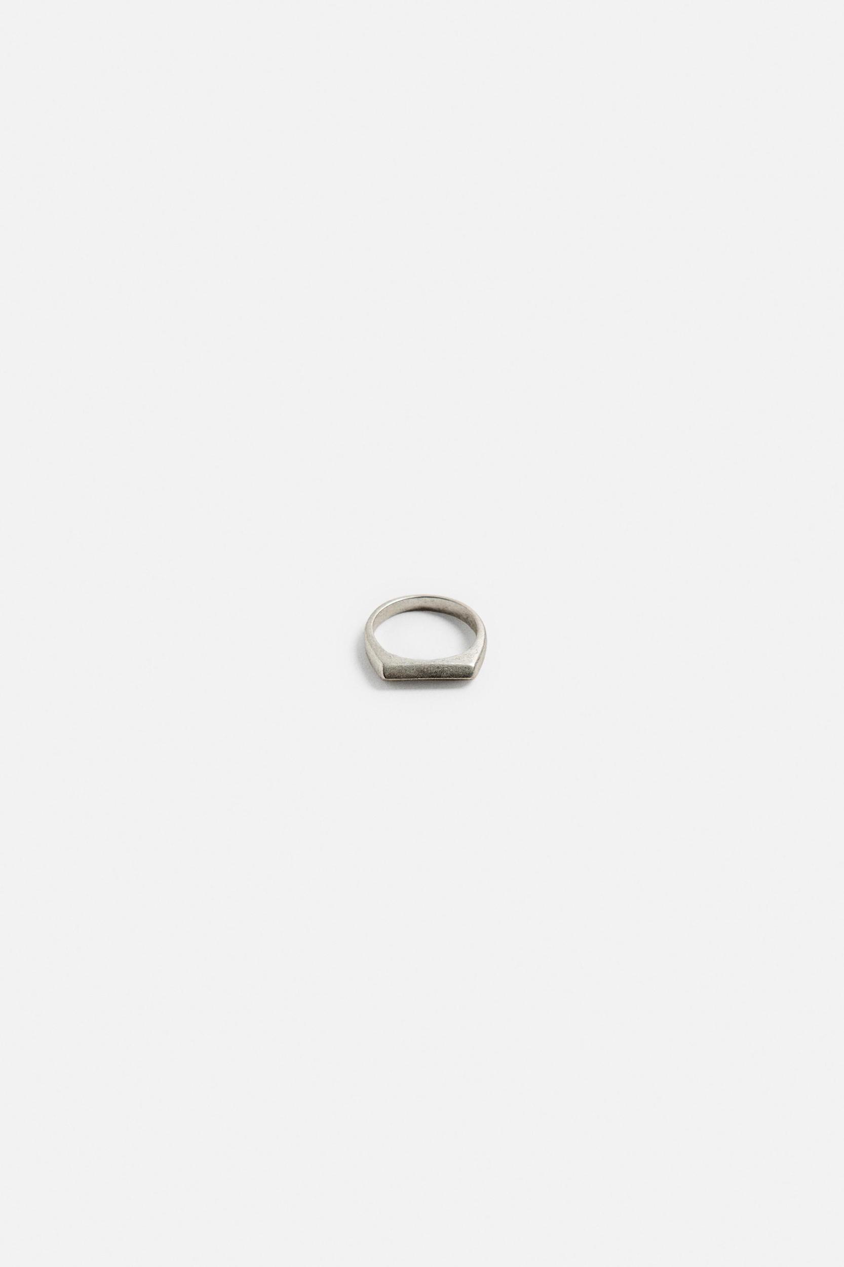SIGNET RING Product Image