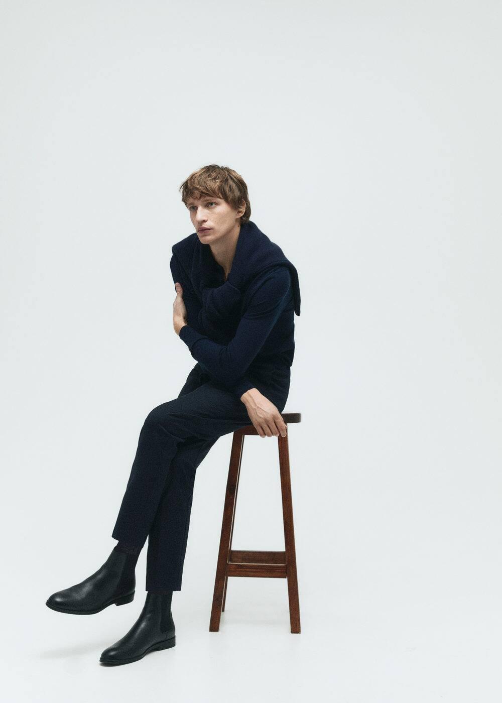 Mango Mens 100% Merino Wool Long- Sleeved Polo Shirt Product Image