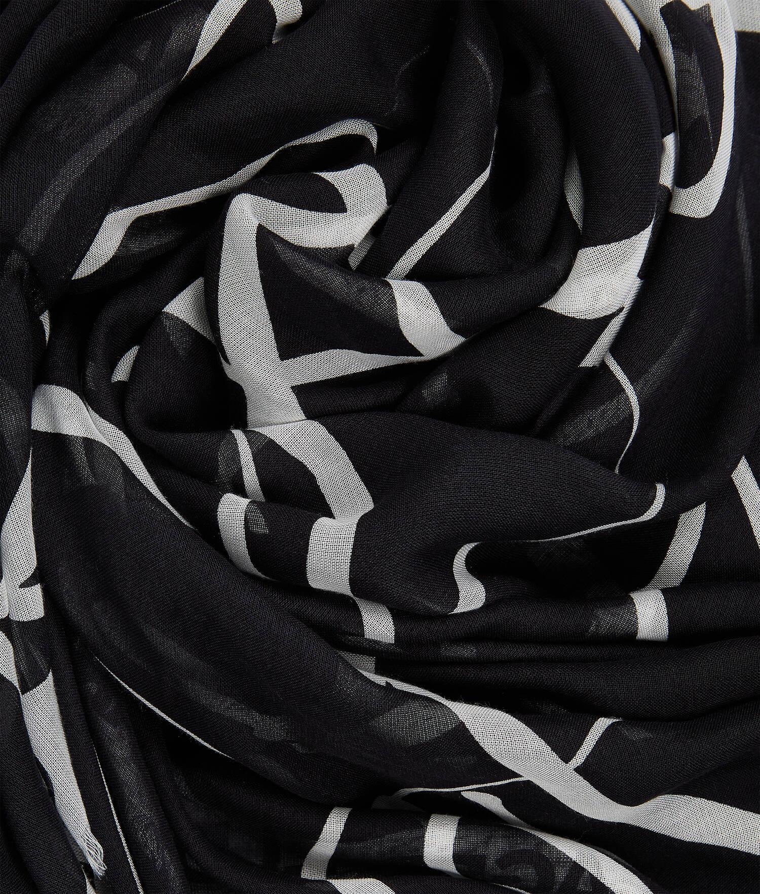 K/SIGNATURE CIRCLE SCARF Product Image